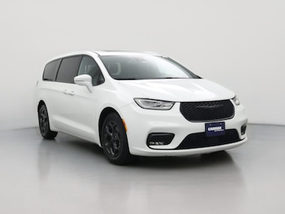 White 2022 Chrysler Pacifica Hybrid Limited