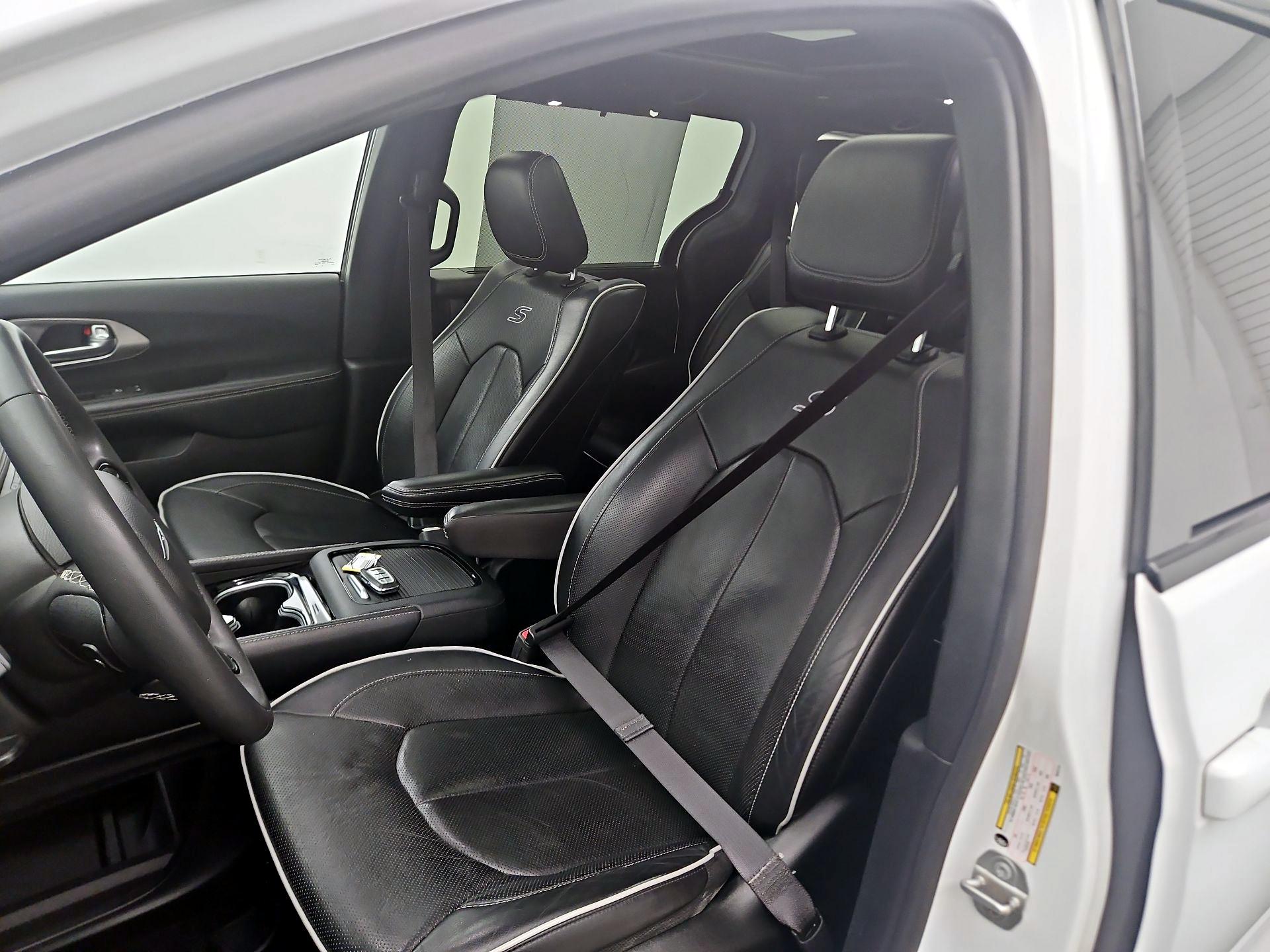 Thumbnail: 2022 Chrysler Pacifica - 11