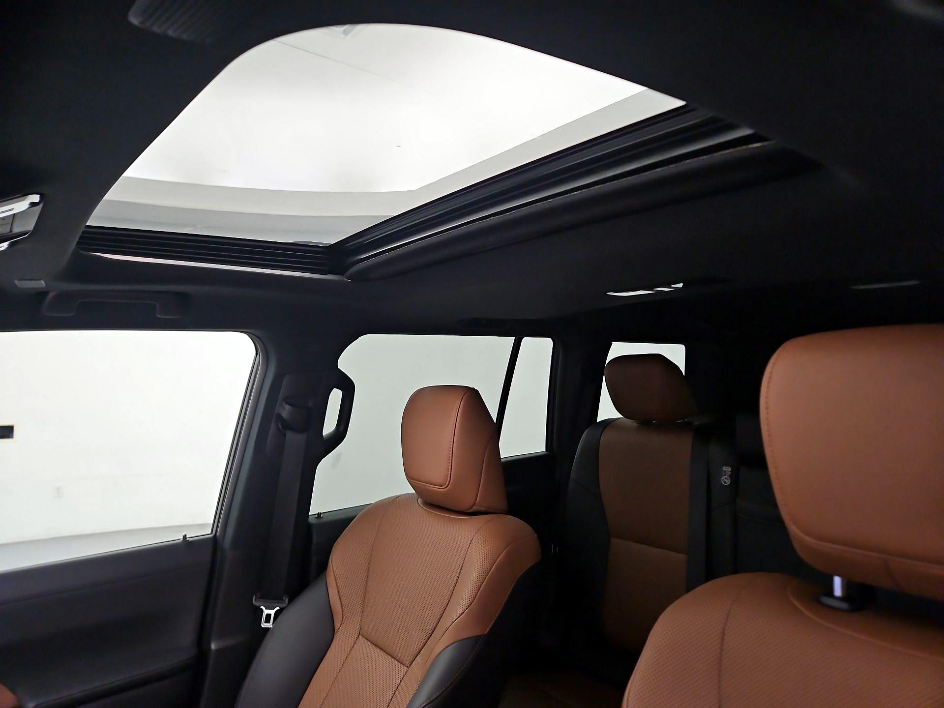 Thumbnail: 2024 Lexus GX - 19