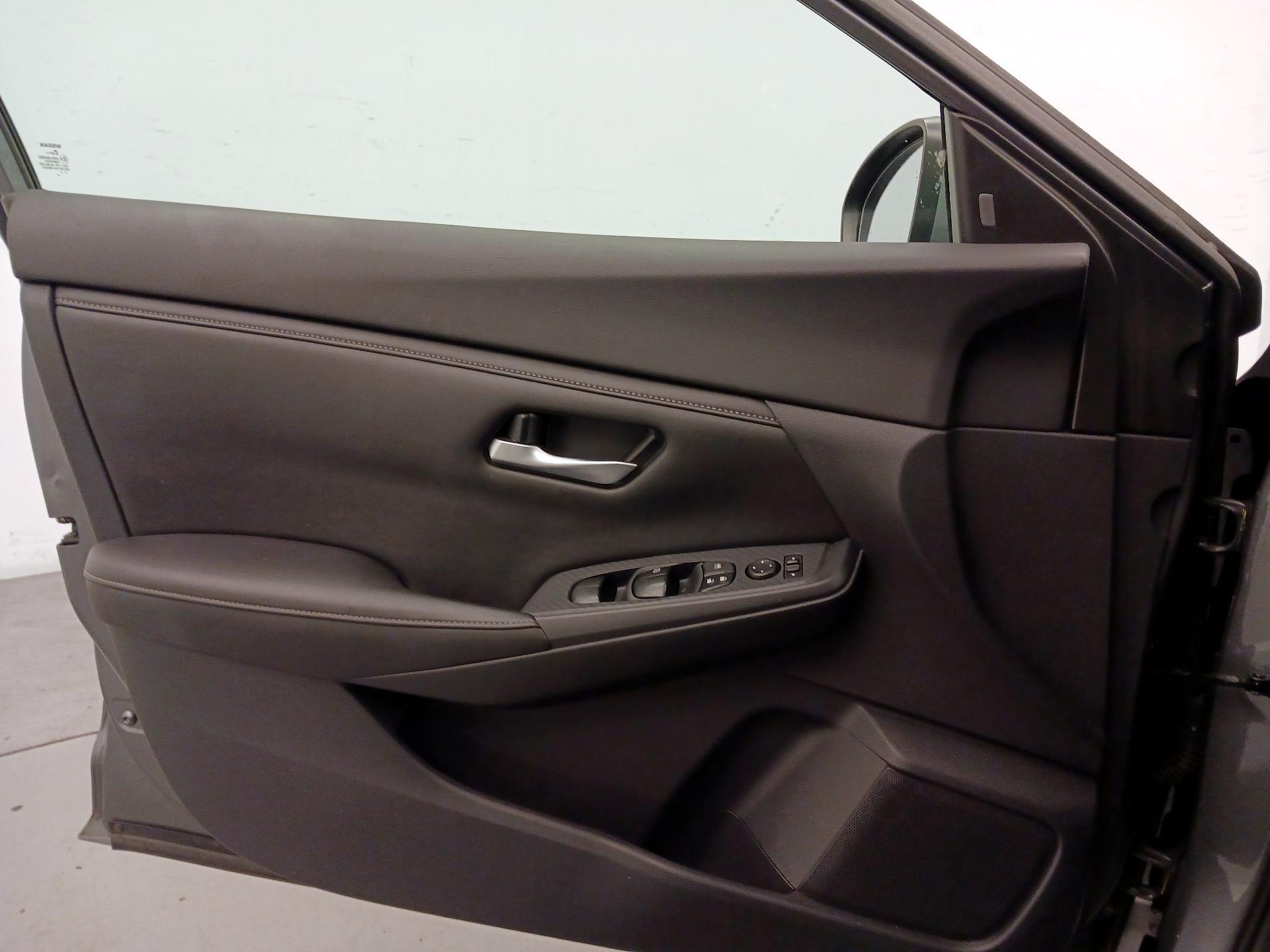 Thumbnail: 2020 Nissan Sentra - 12