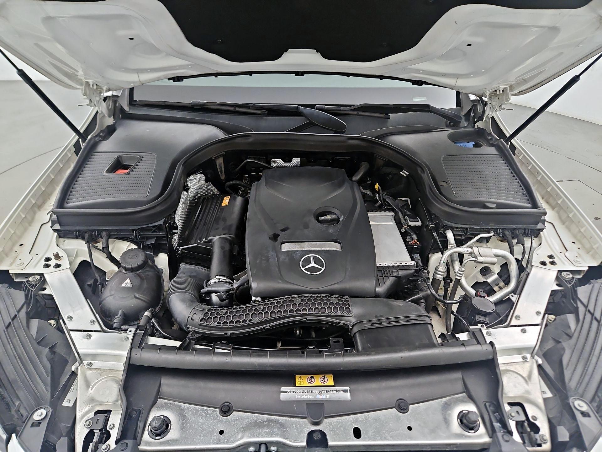 Thumbnail: 2017 Mercedes-Benz GLC - 20