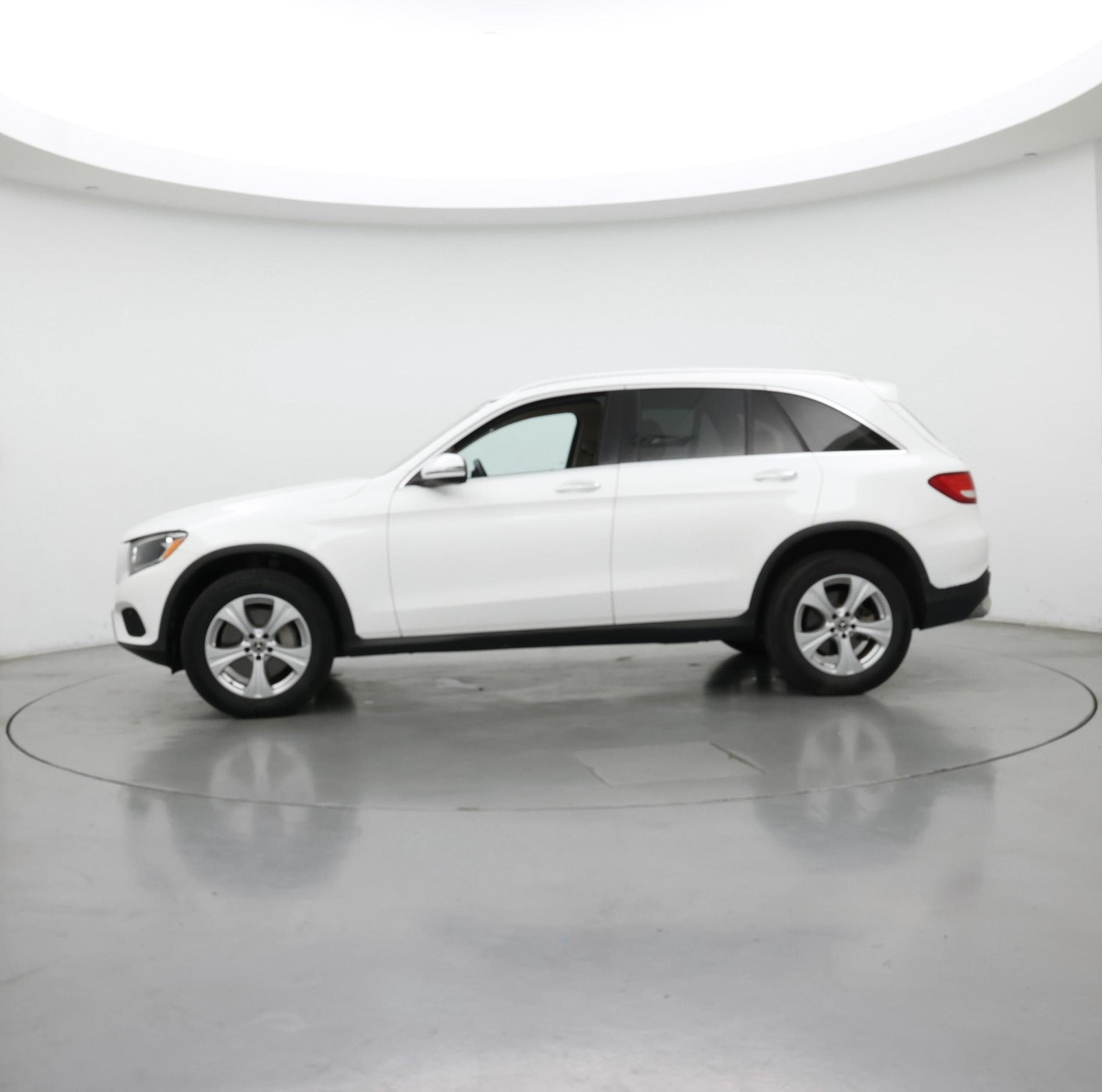 Thumbnail: 2017 Mercedes-Benz GLC - 3