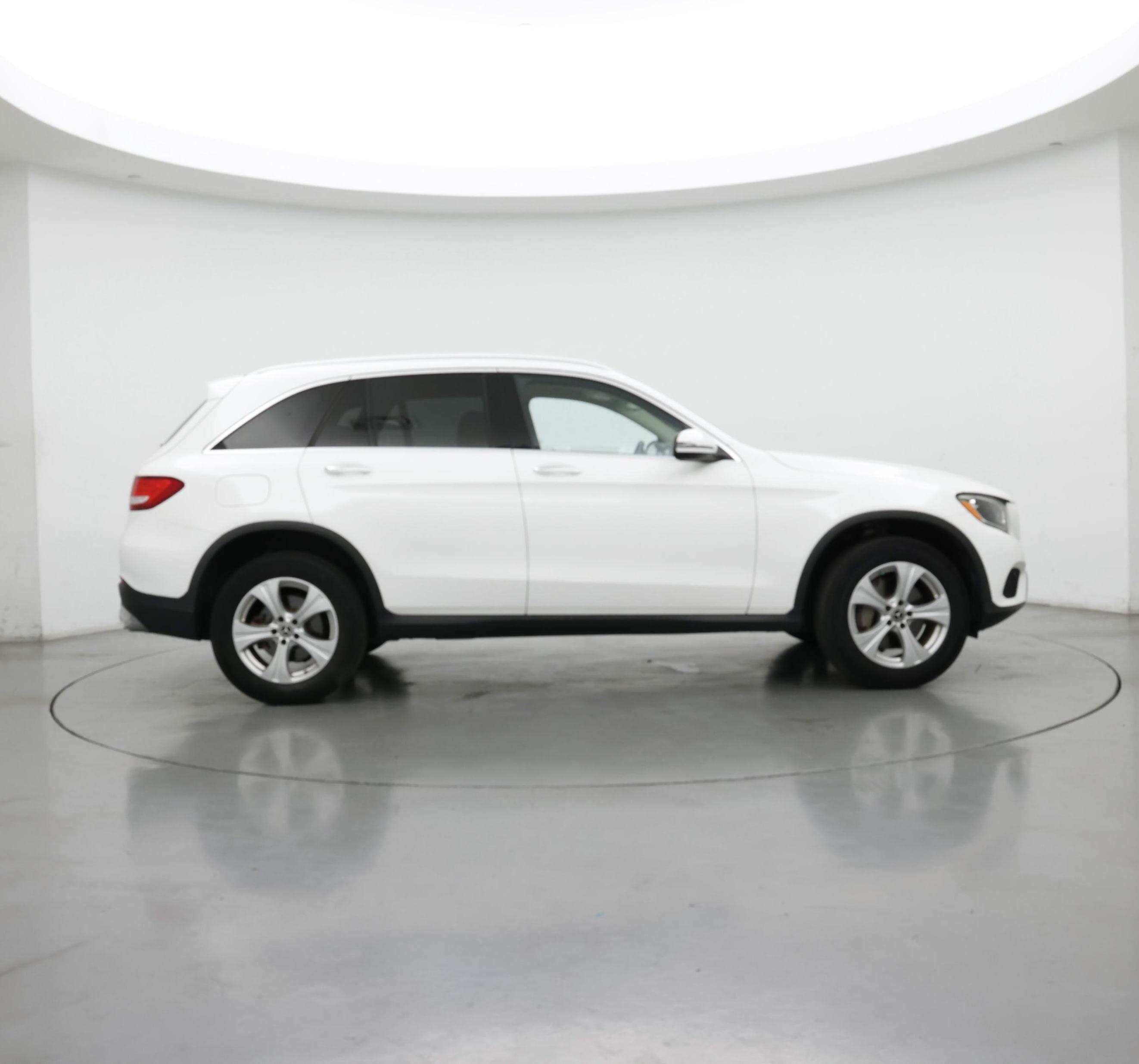 Thumbnail: 2017 Mercedes-Benz GLC - 7