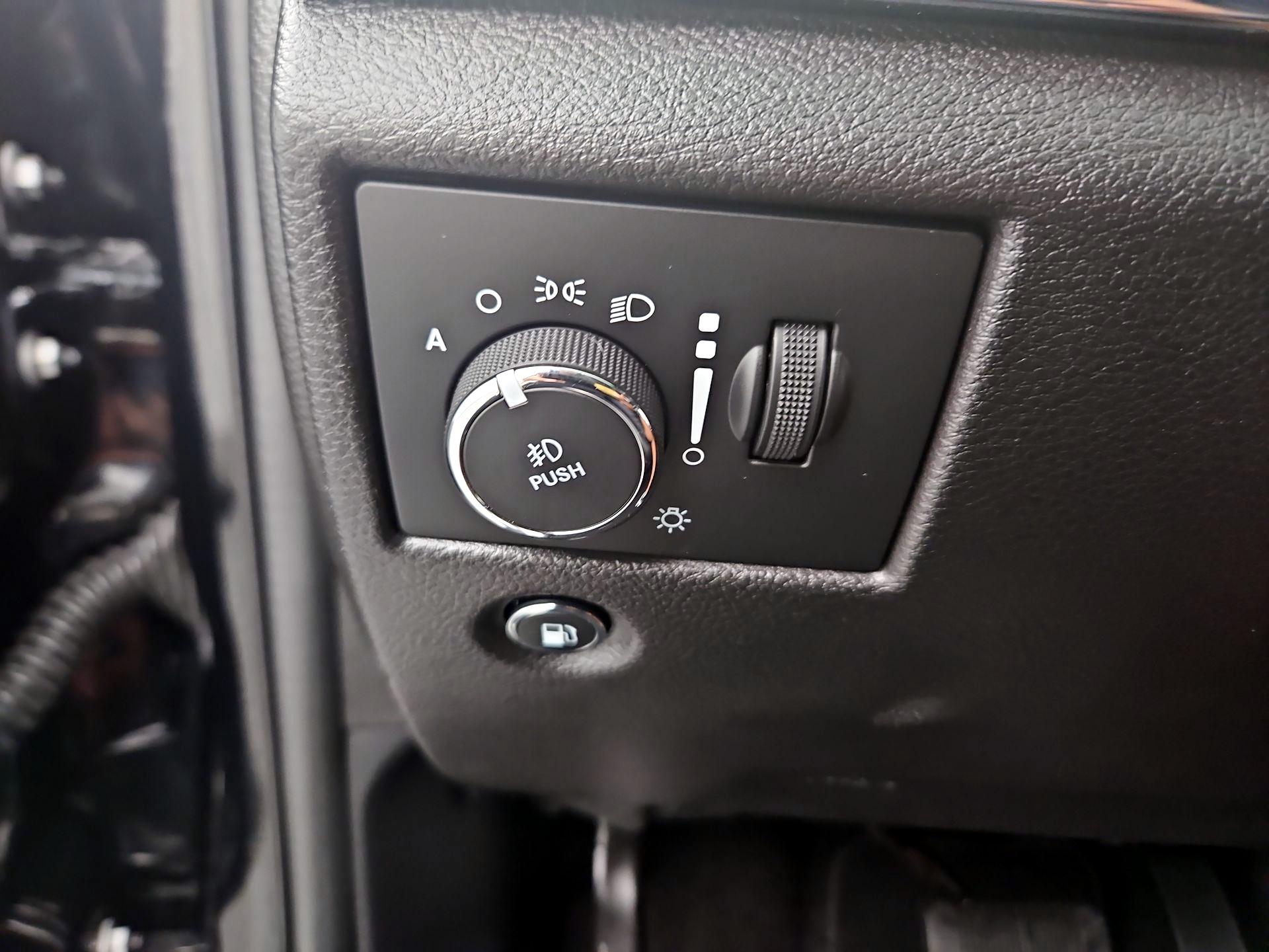 Thumbnail: 2021 Jeep Grand Cherokee - 13