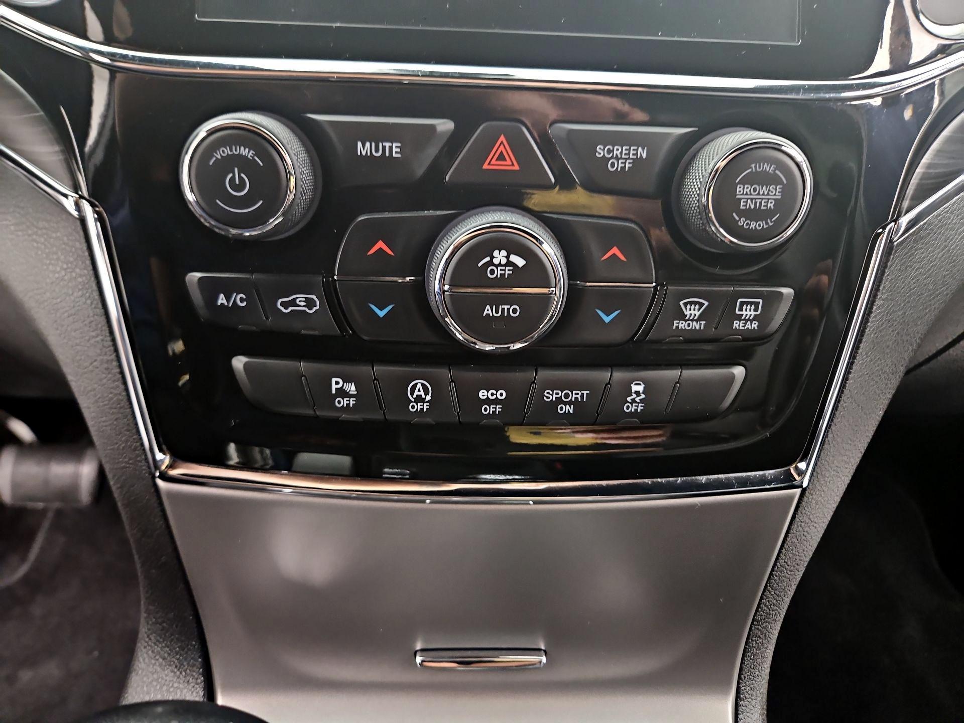 Thumbnail: 2021 Jeep Grand Cherokee - 17