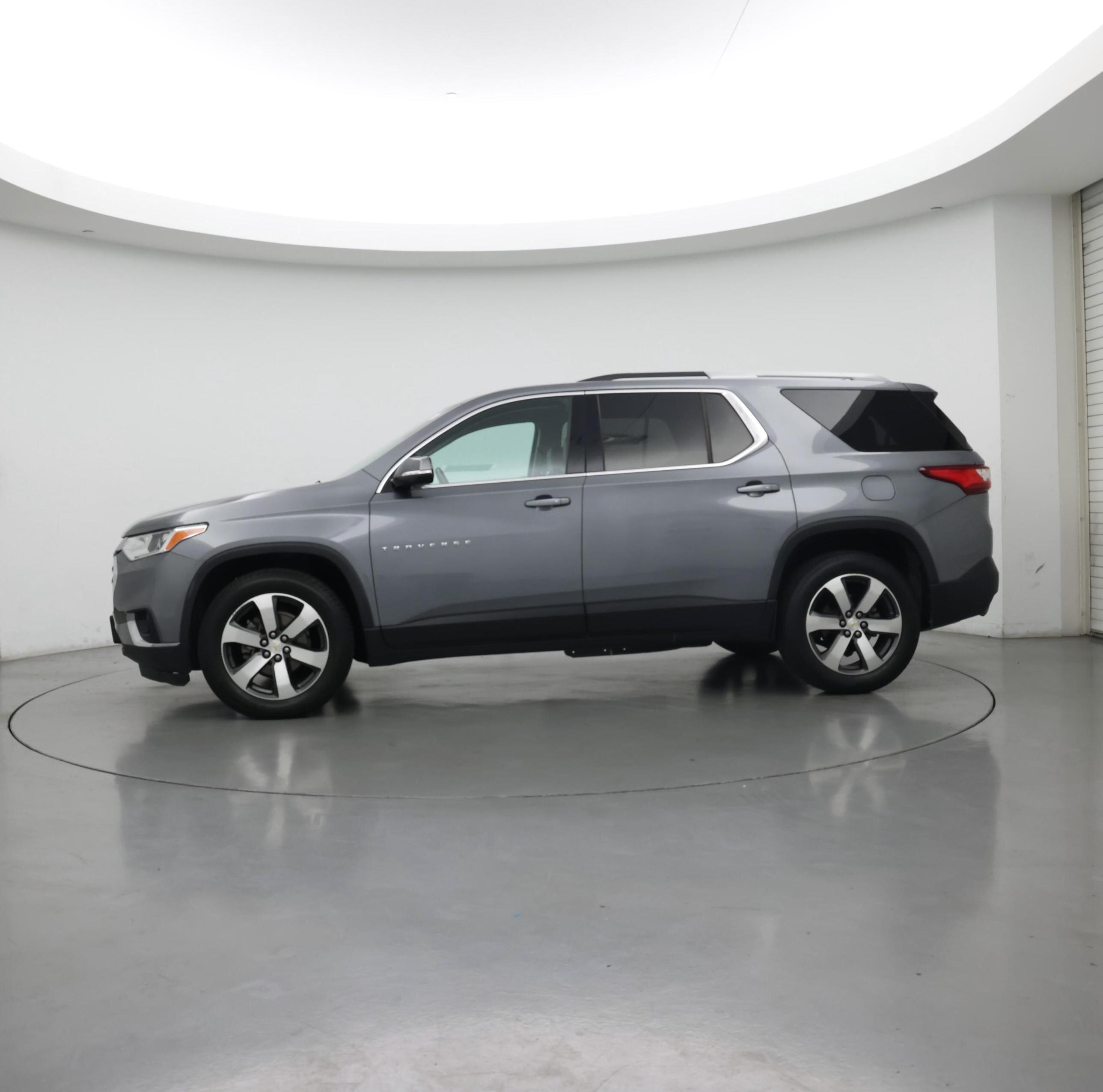 Thumbnail: 2018 Chevrolet Traverse - 3