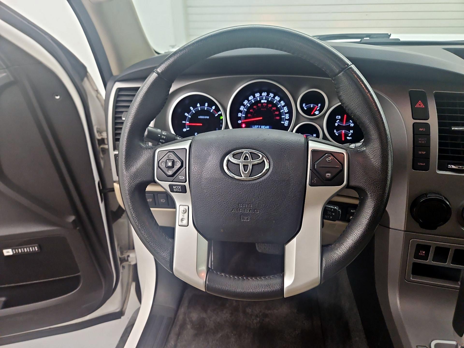 Thumbnail: 2014 Toyota Sequoia - 10