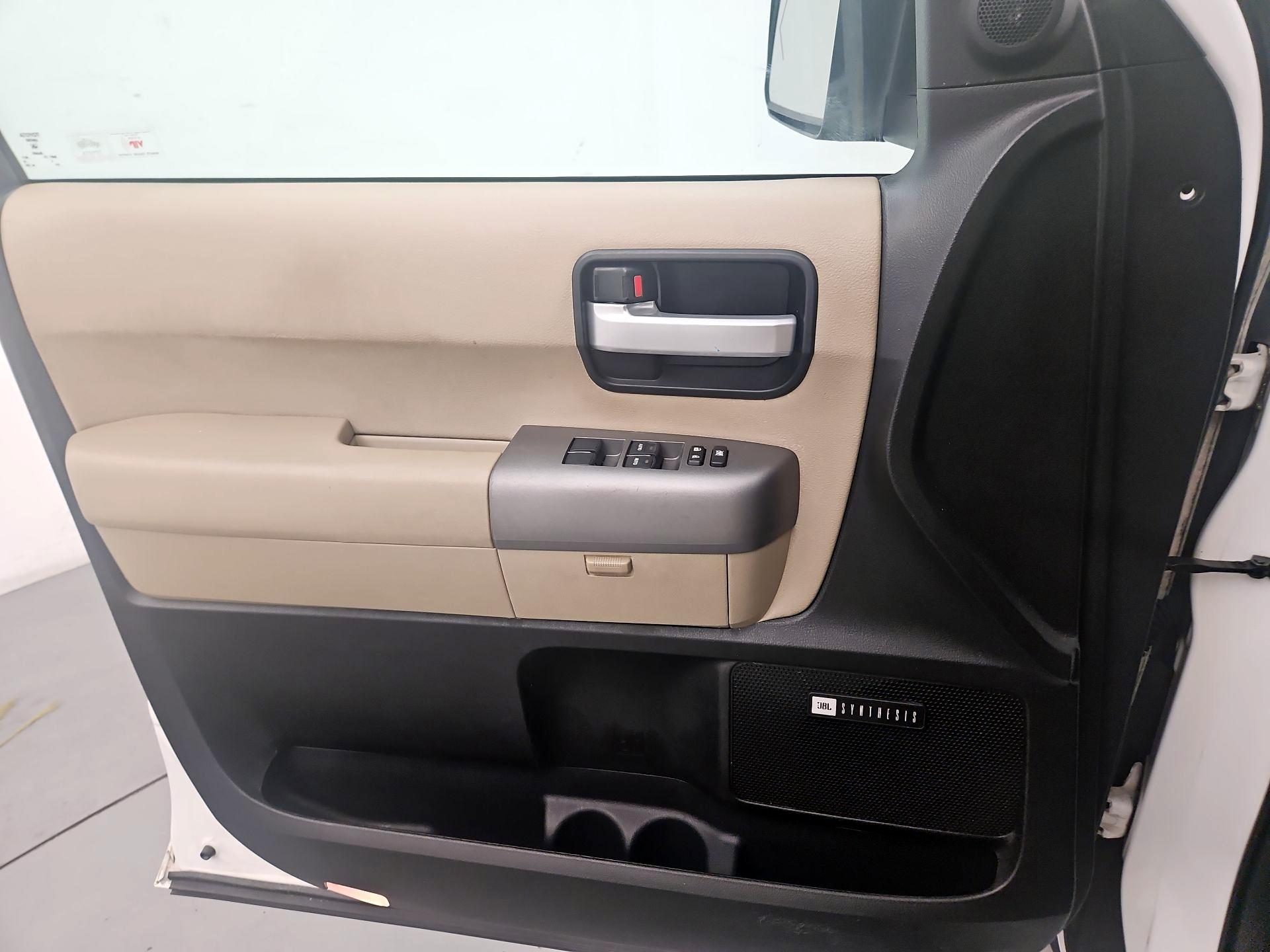 Thumbnail: 2014 Toyota Sequoia - 12