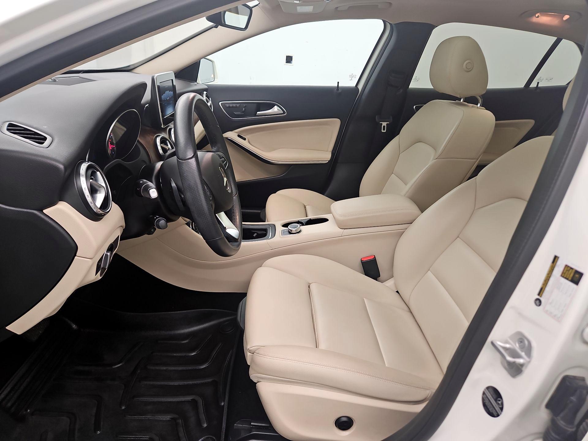 Thumbnail: 2017 Mercedes-Benz GLA - 11