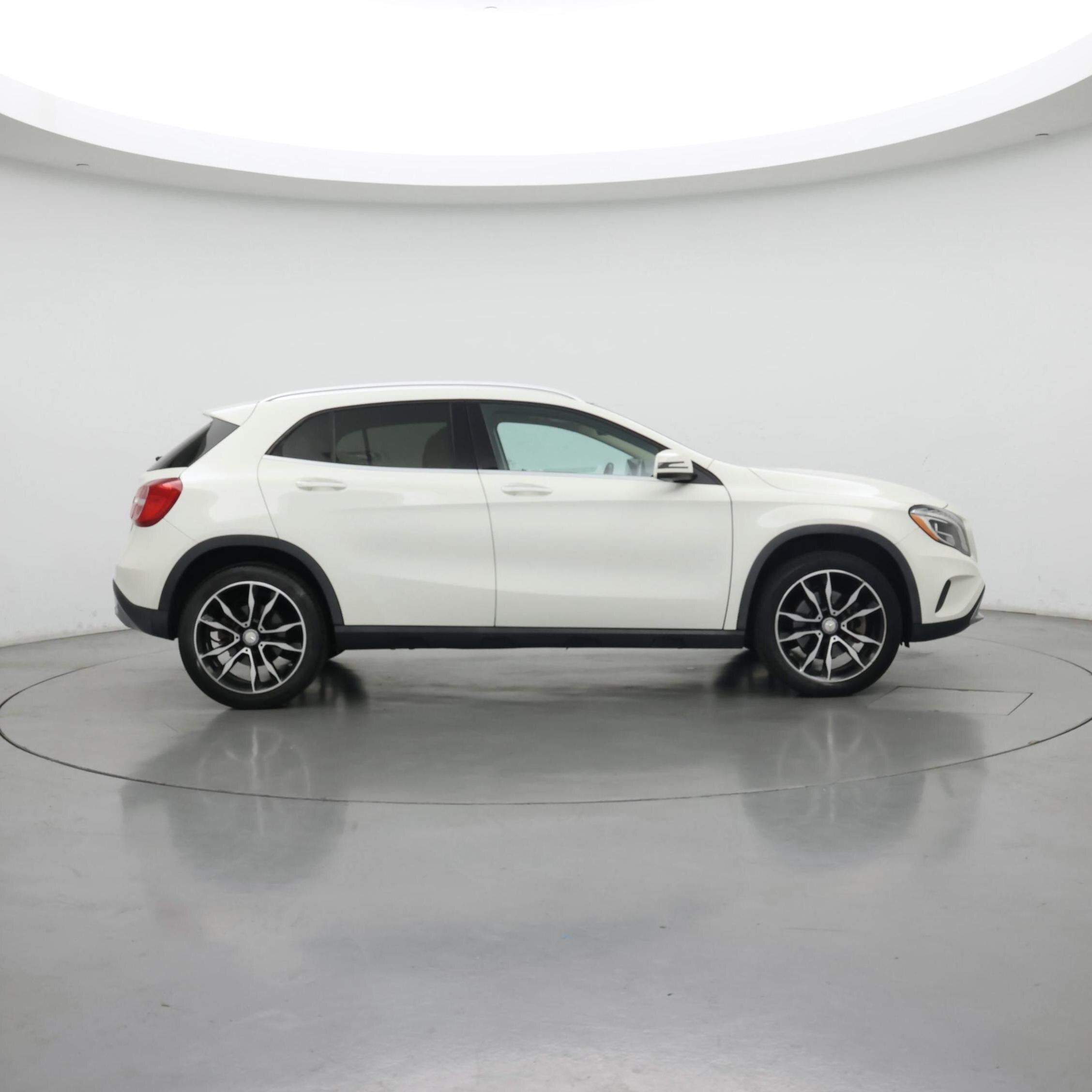 Thumbnail: 2017 Mercedes-Benz GLA - 7