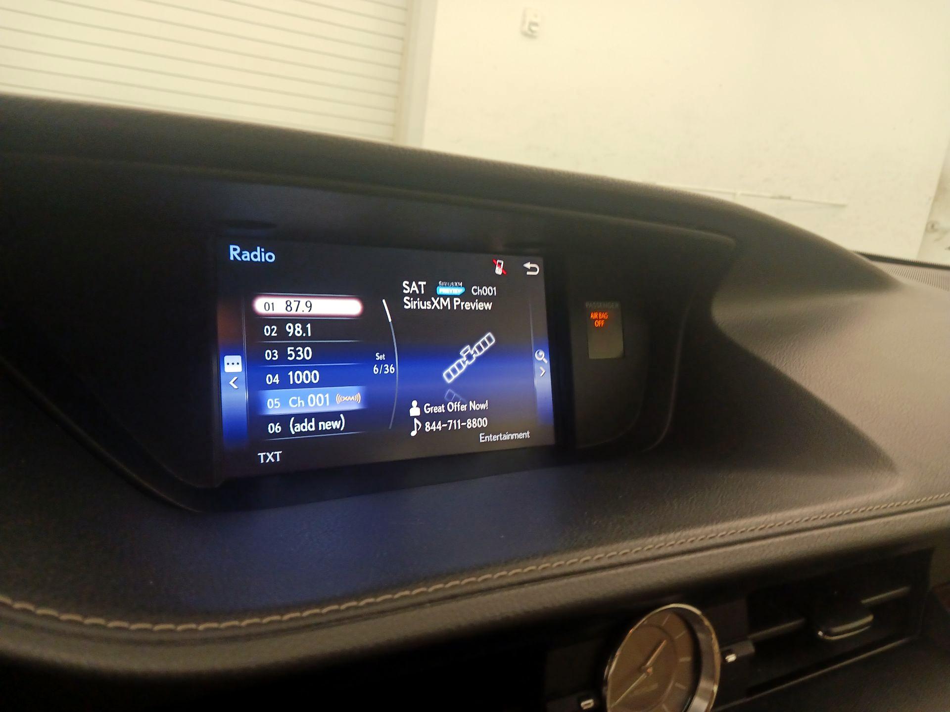 Thumbnail: 2015 Lexus ES - 14