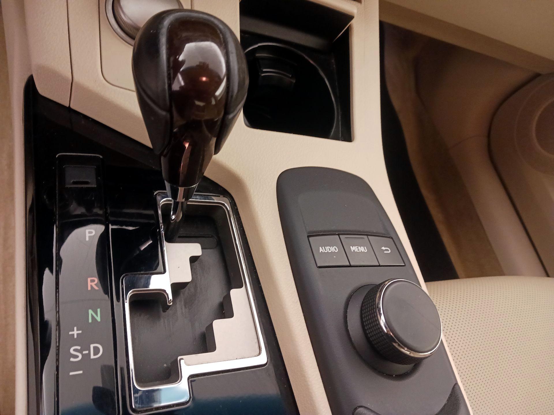 Thumbnail: 2015 Lexus ES - 16