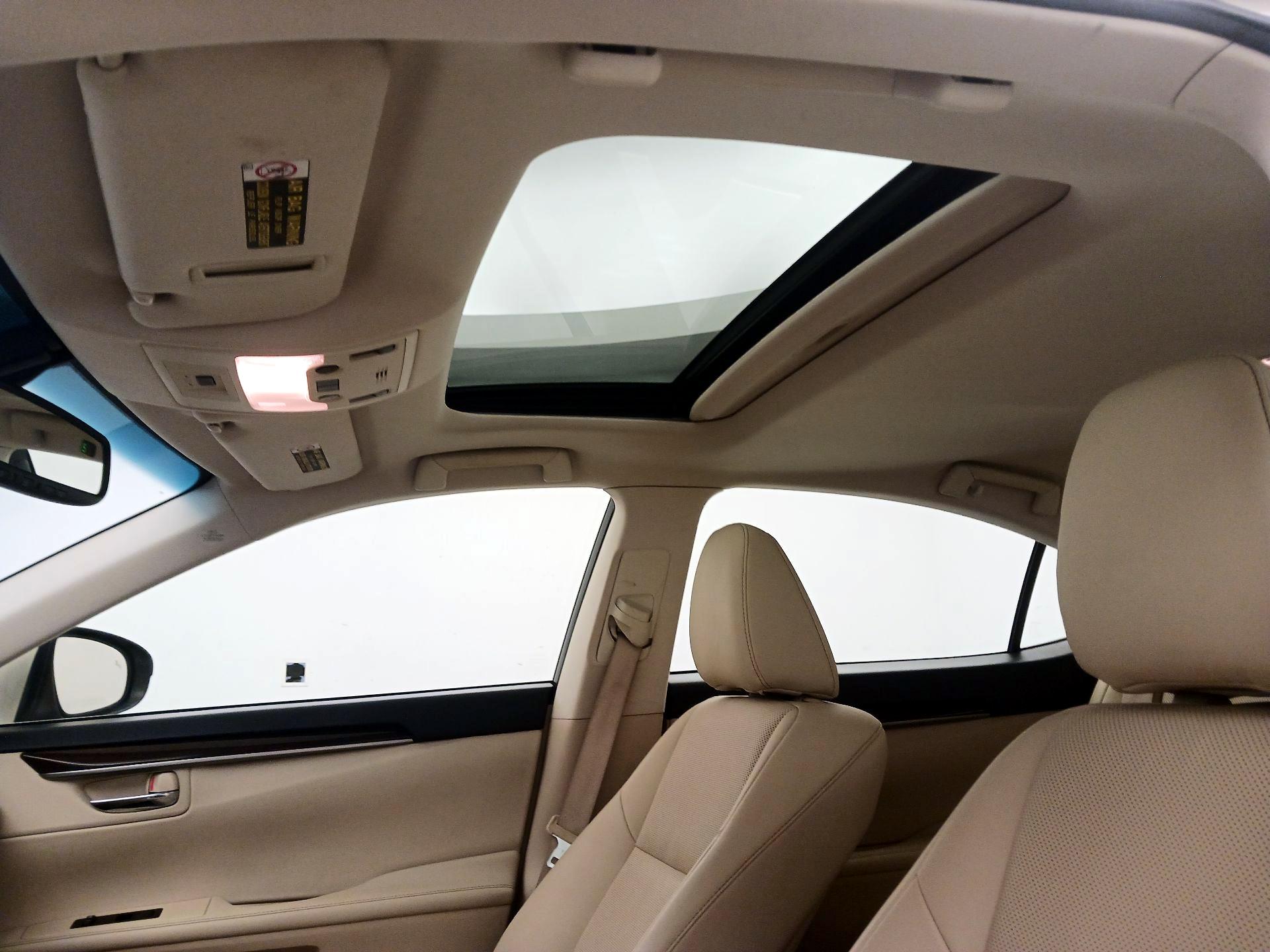 Thumbnail: 2015 Lexus ES - 18