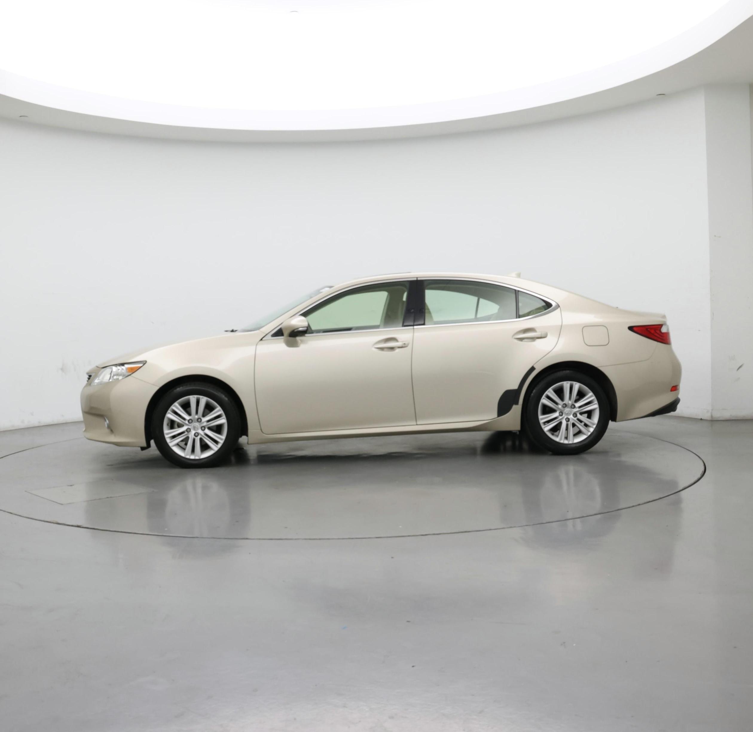 Thumbnail: 2015 Lexus ES - 3