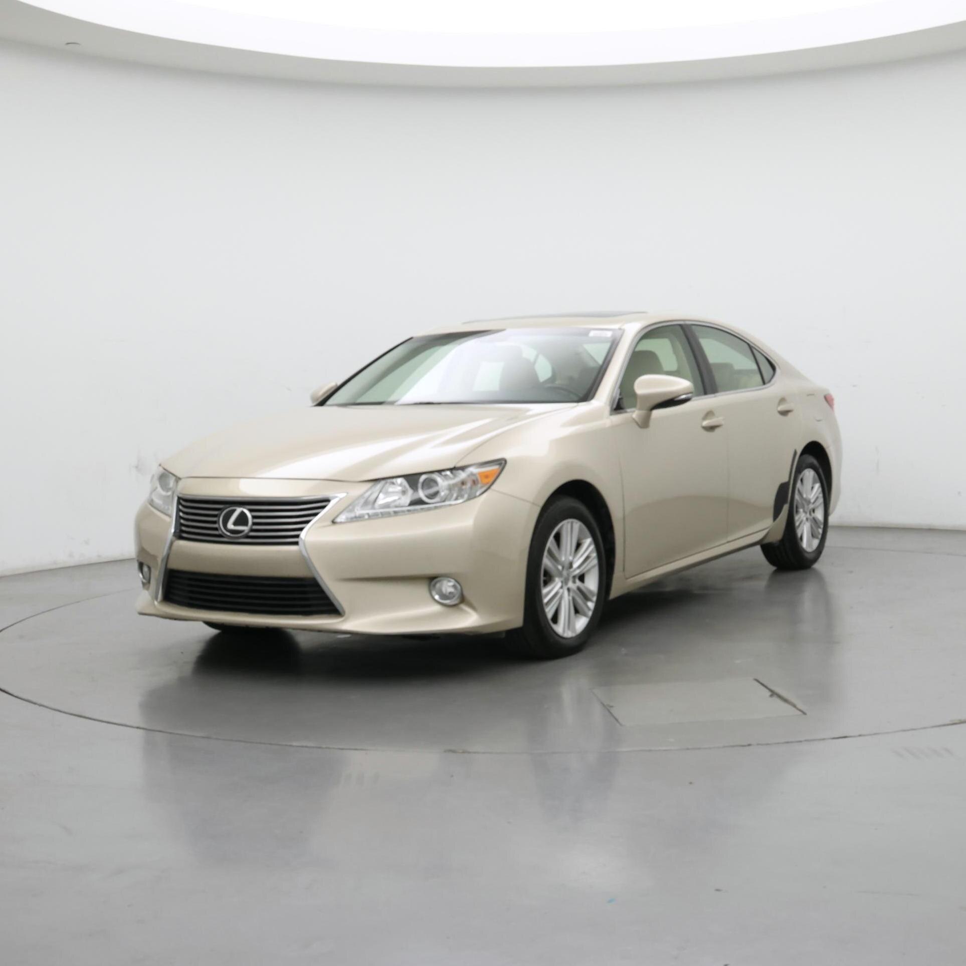 Thumbnail: 2015 Lexus ES - 4