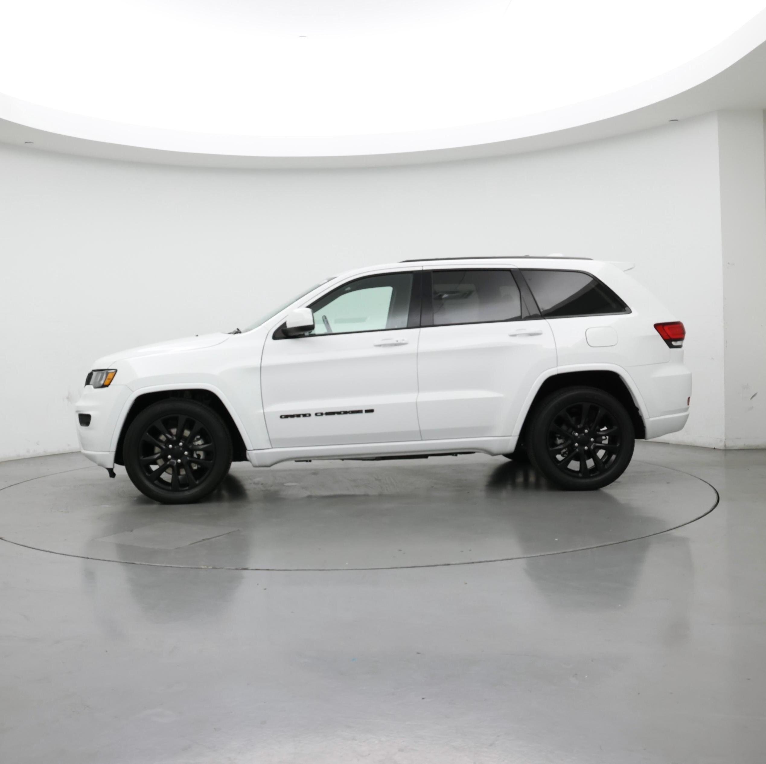 Thumbnail: 2022 Jeep Grand Cherokee - 3