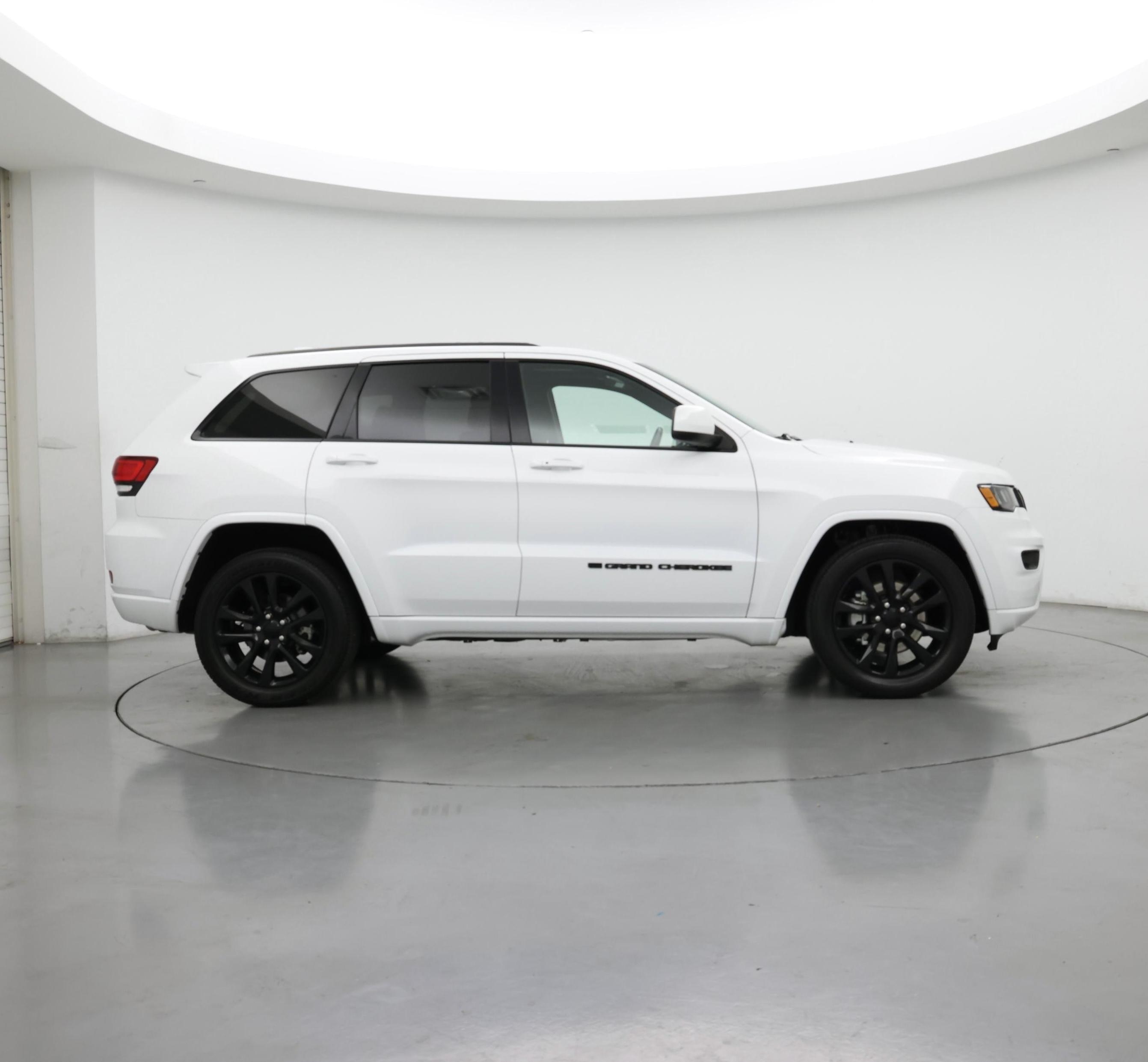 Thumbnail: 2022 Jeep Grand Cherokee - 7