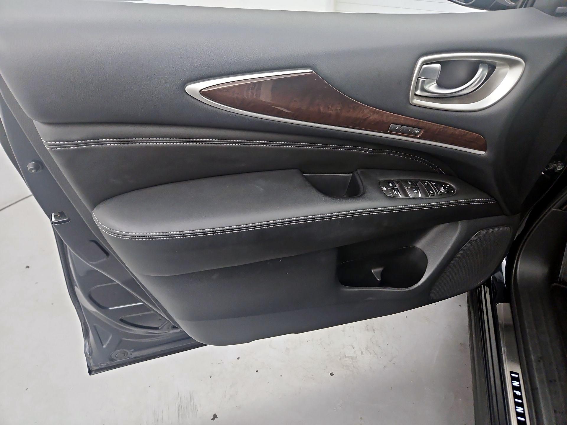 Thumbnail: 2018 INFINITI QX60 - 12