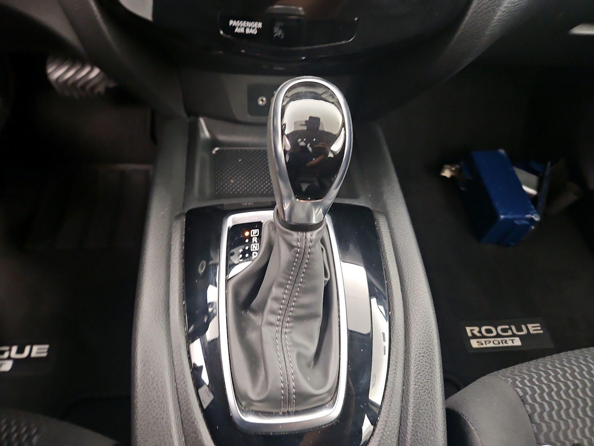 Thumbnail: 2020 Nissan Rogue Sport - 17
