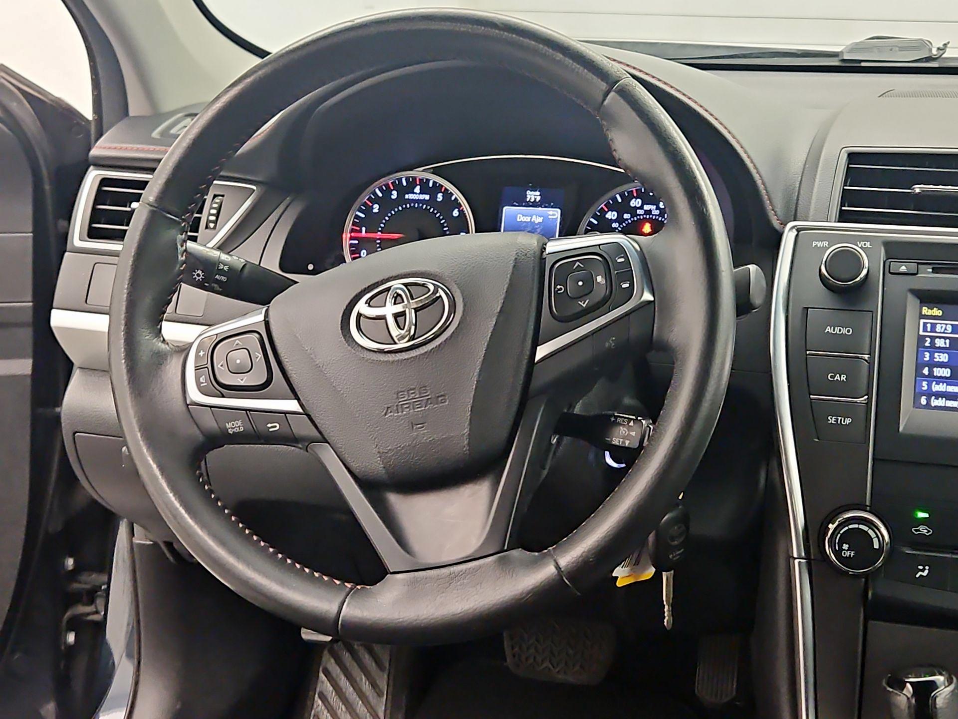 Thumbnail: 2017 Toyota Camry - 10