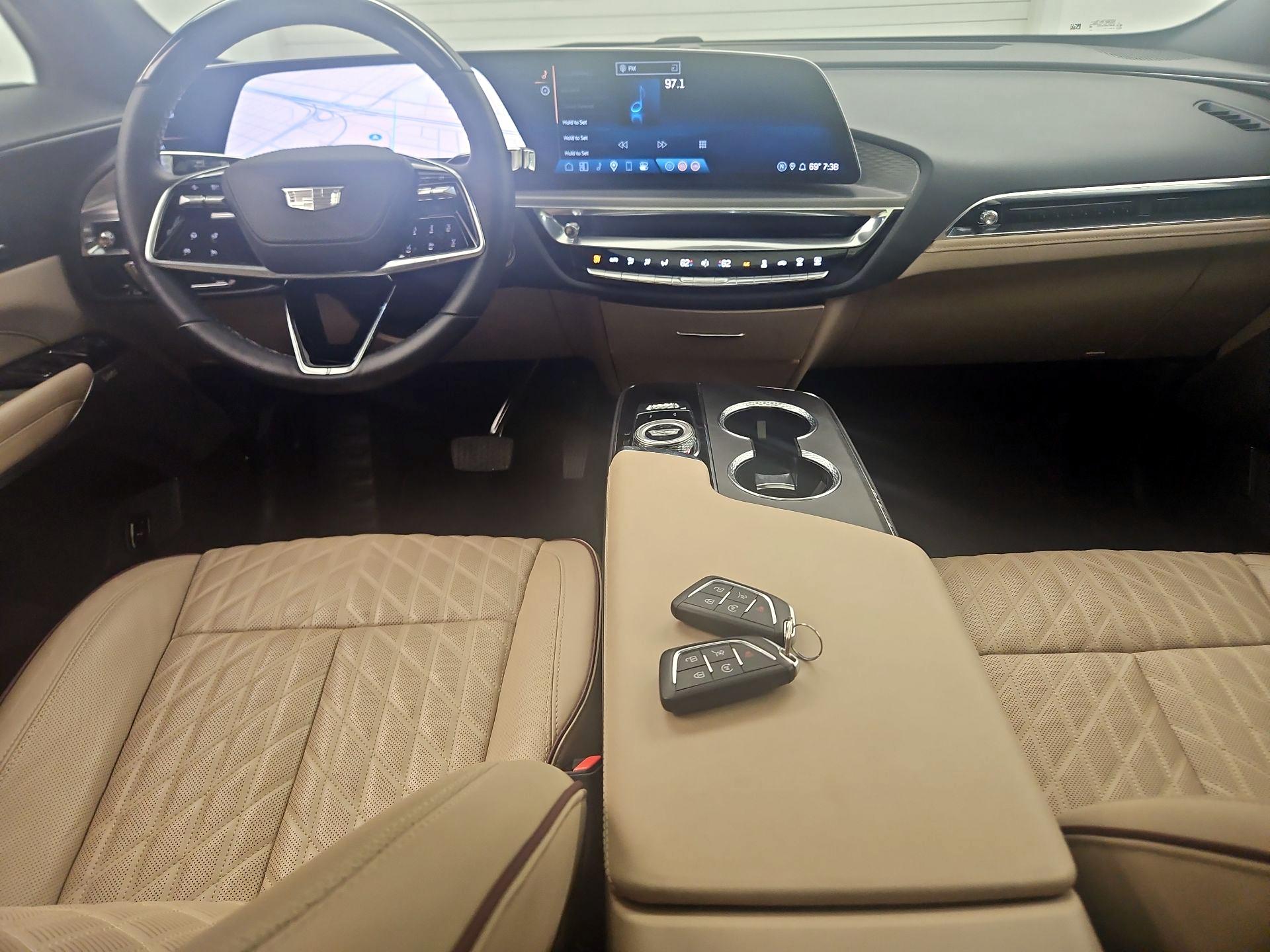 Thumbnail: 2024 Cadillac Lyriq - 9