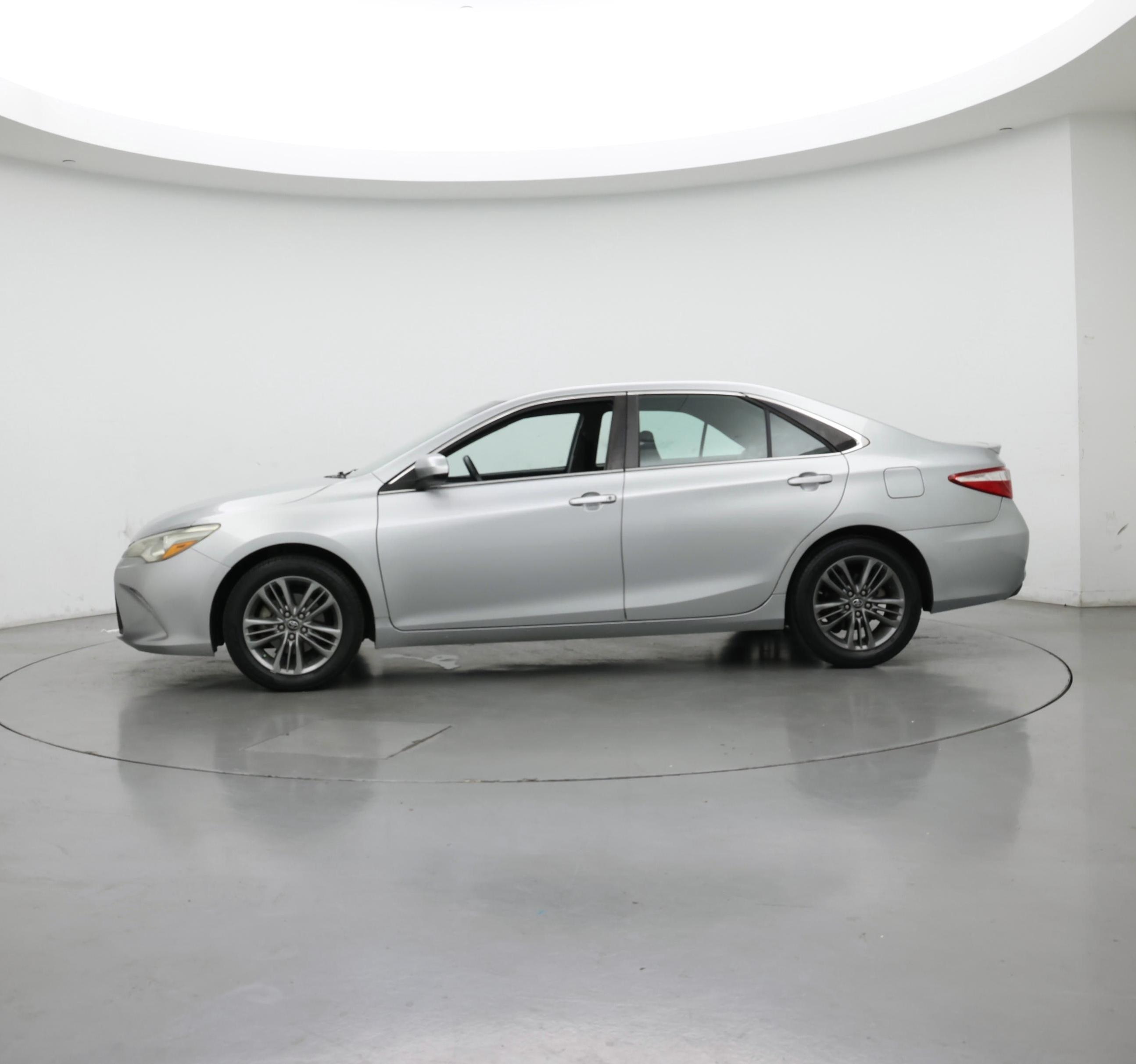 Thumbnail: 2017 Toyota Camry - 3