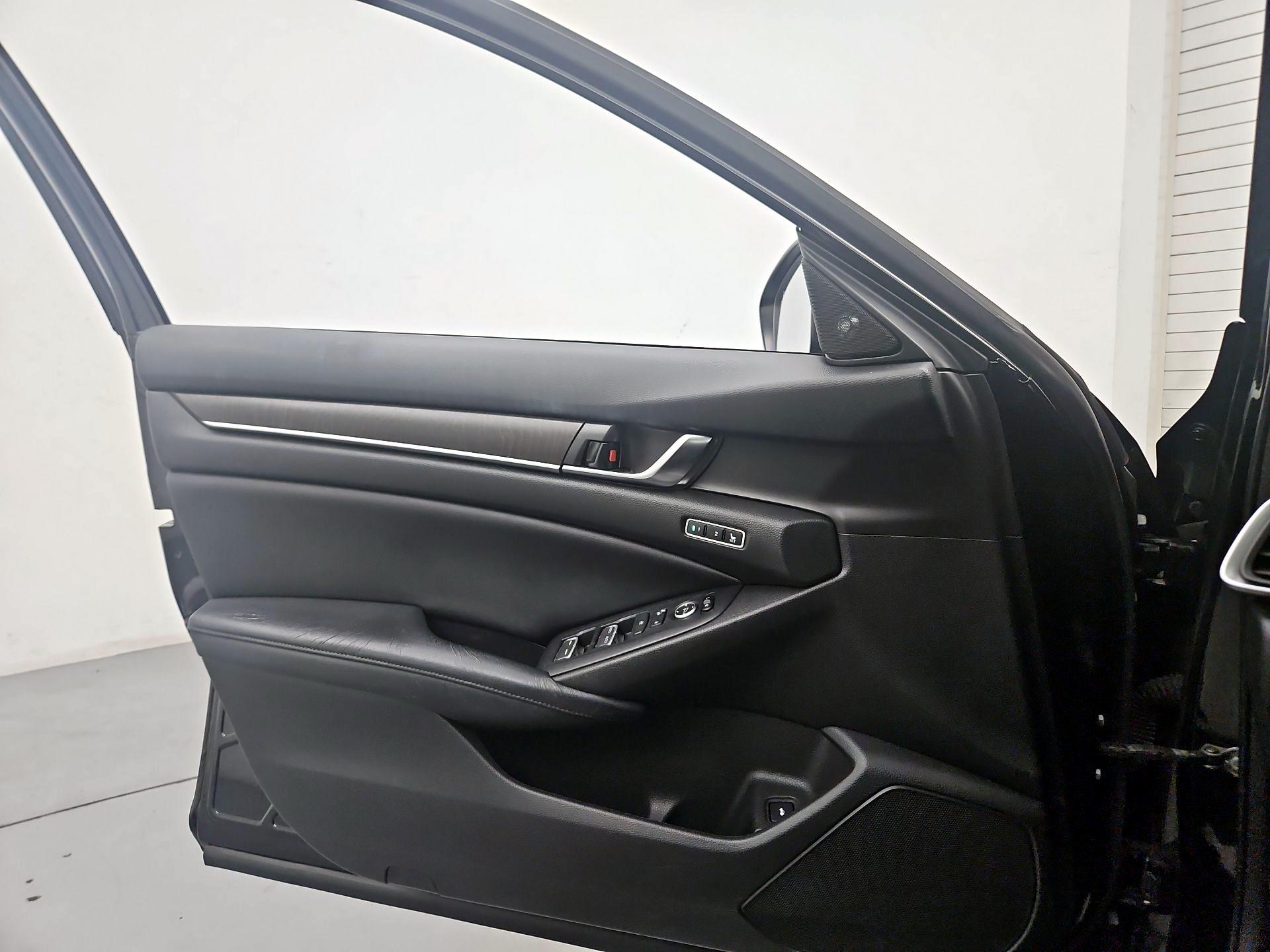 Thumbnail: 2018 Honda Accord - 12