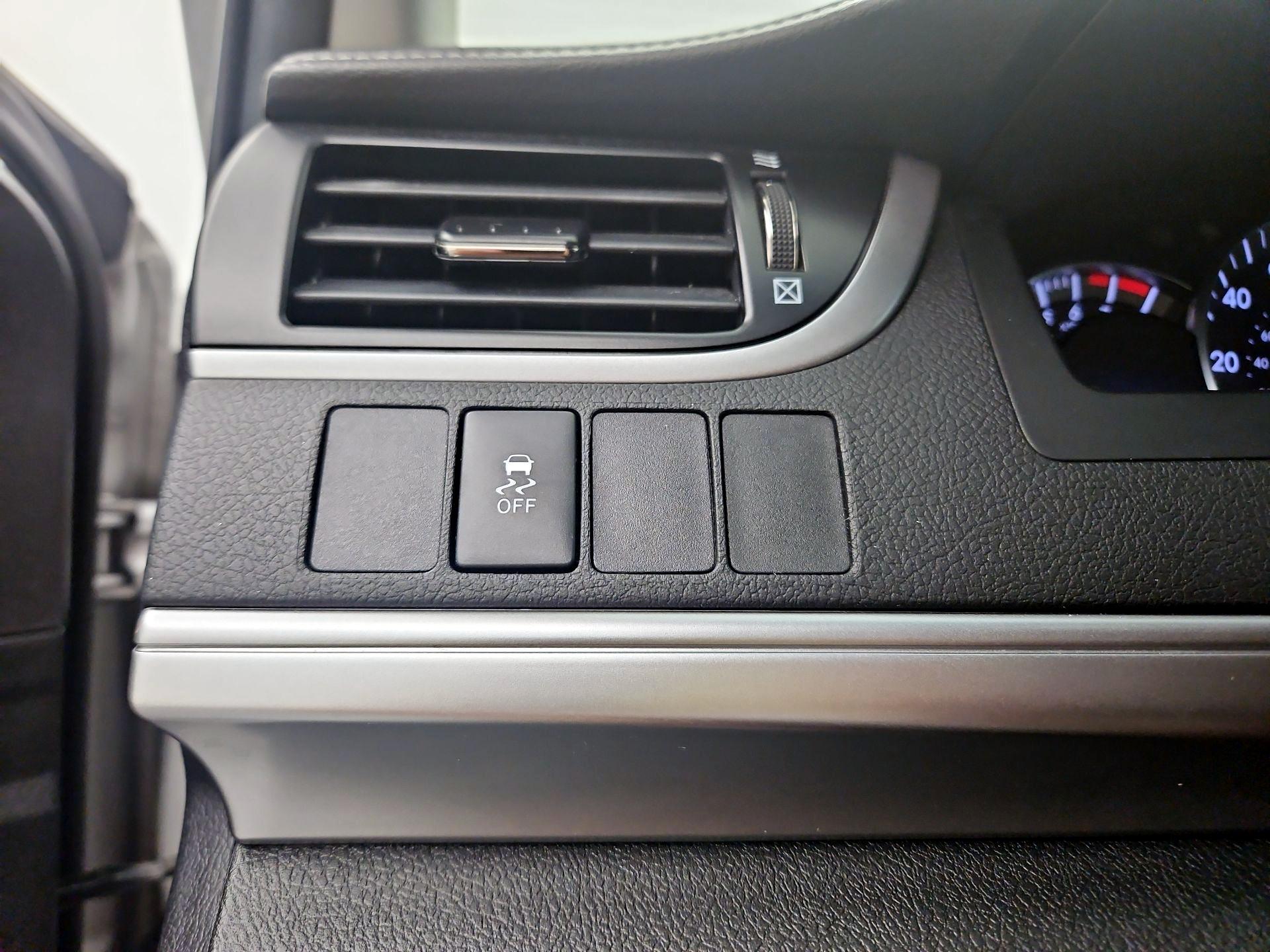 Thumbnail: 2014 Toyota Camry - 13