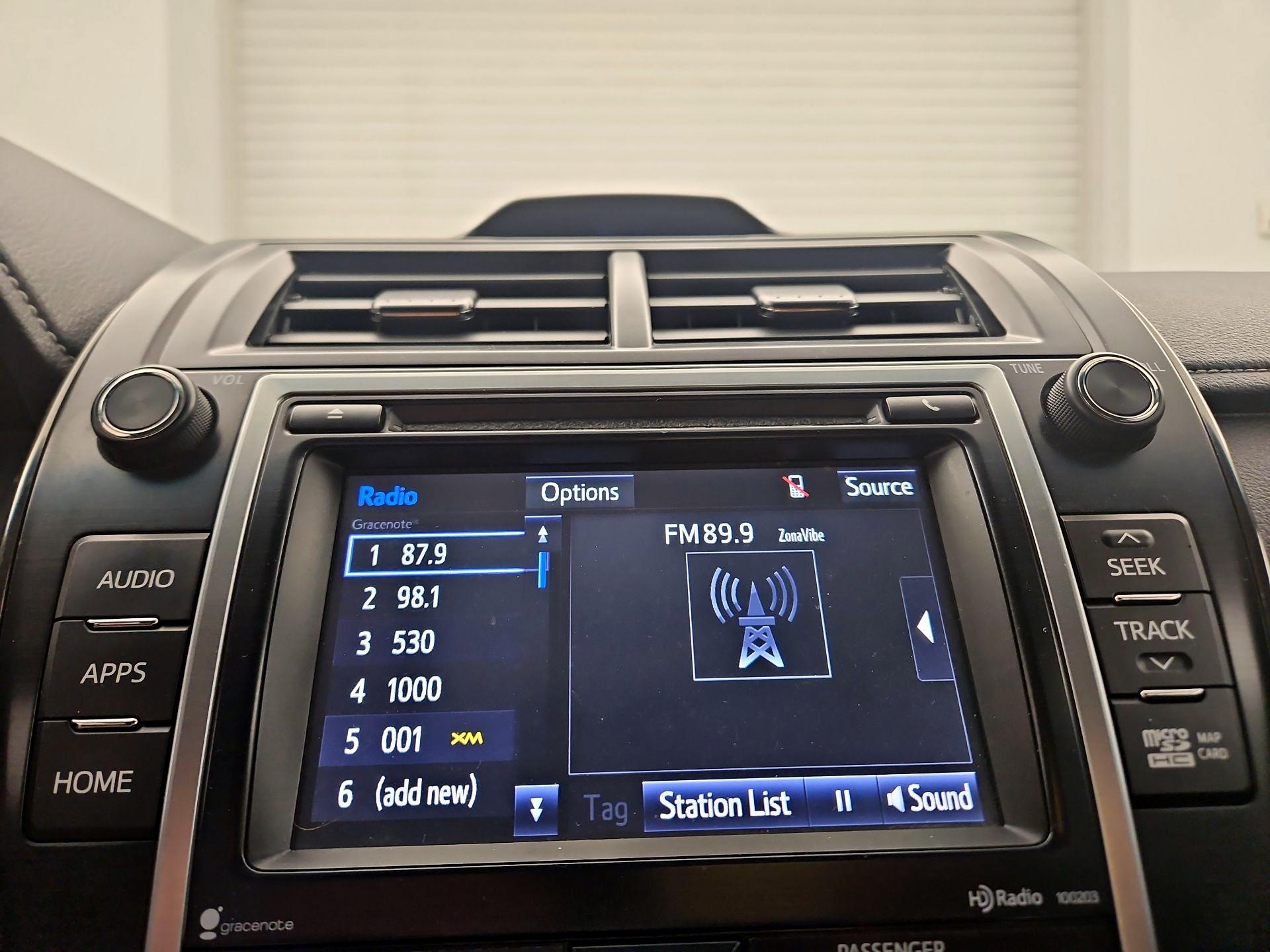 Thumbnail: 2014 Toyota Camry - 16