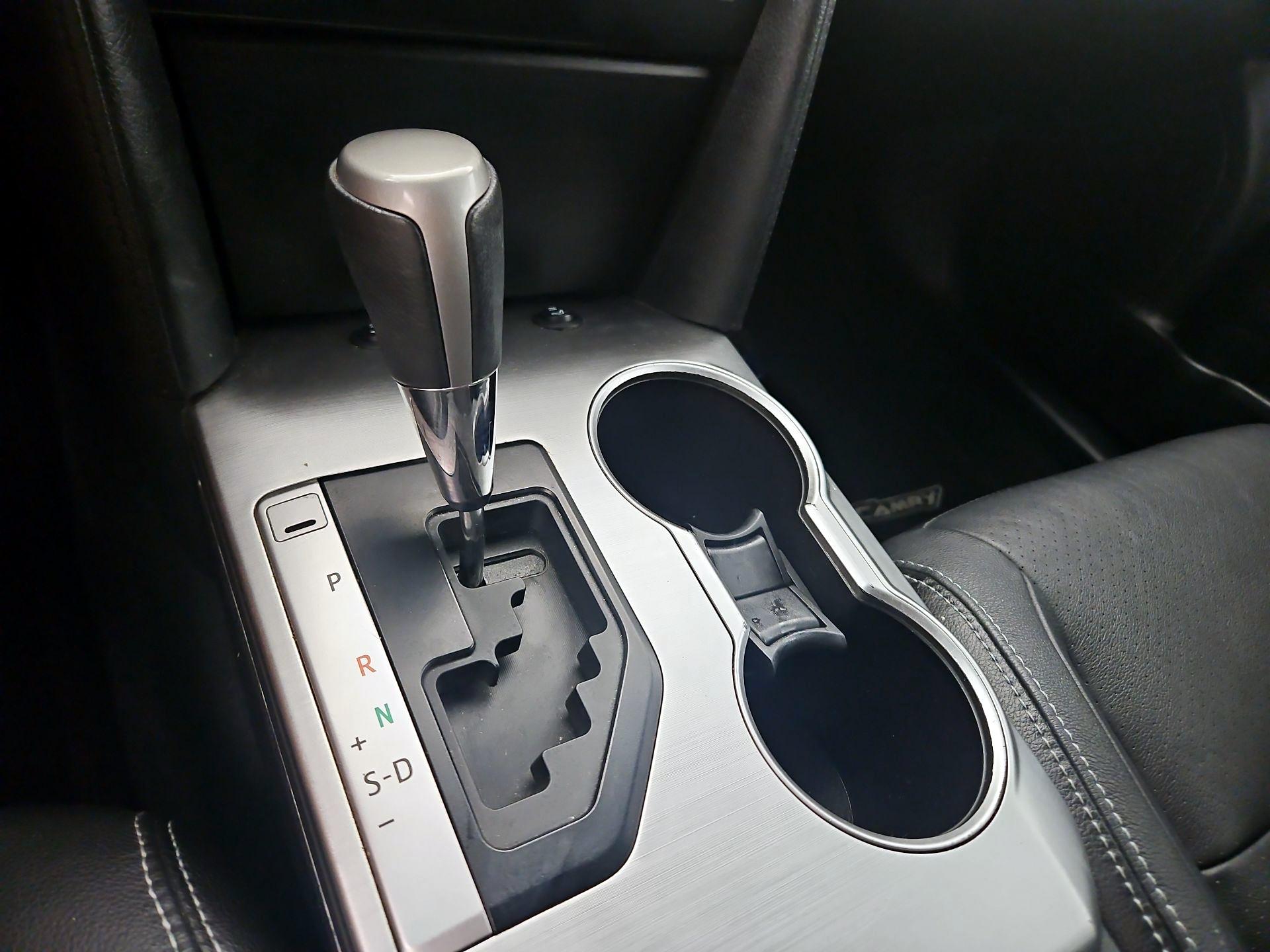 Thumbnail: 2014 Toyota Camry - 18