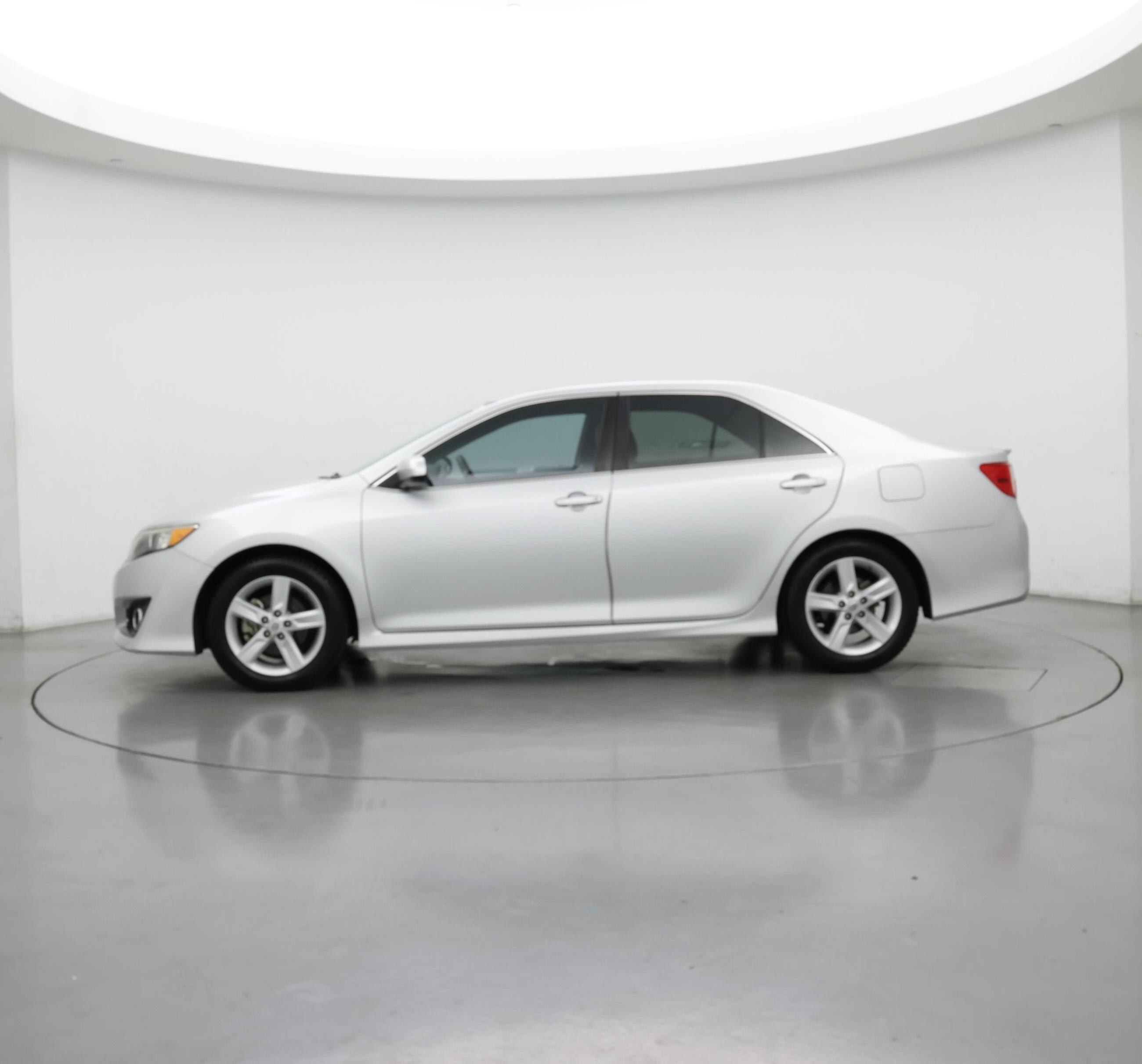 Thumbnail: 2014 Toyota Camry - 3