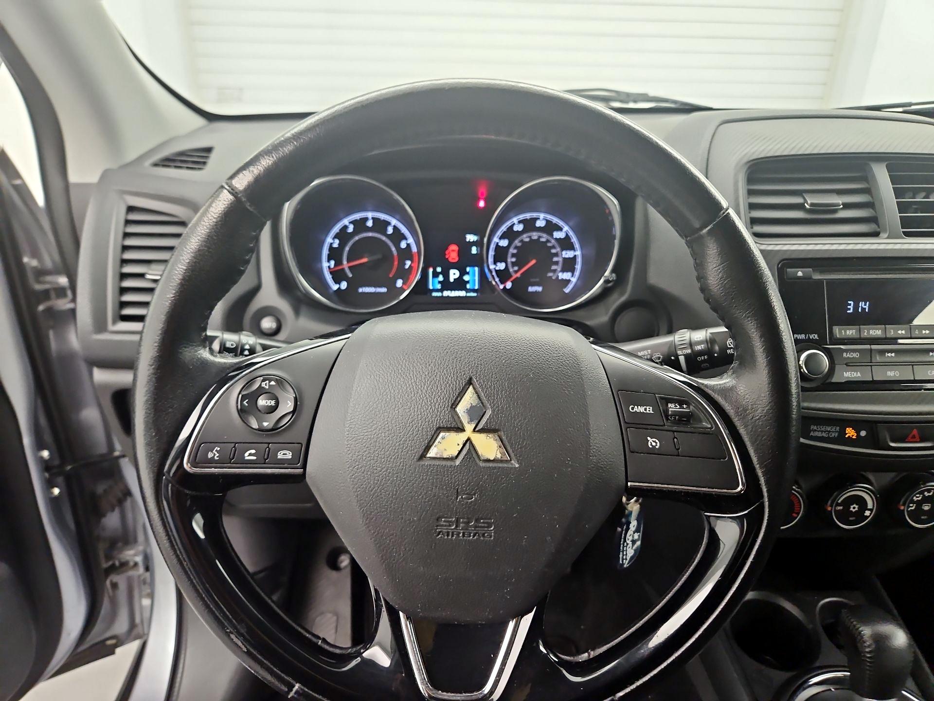 Thumbnail: 2016 Mitsubishi Outlander Sport - 10