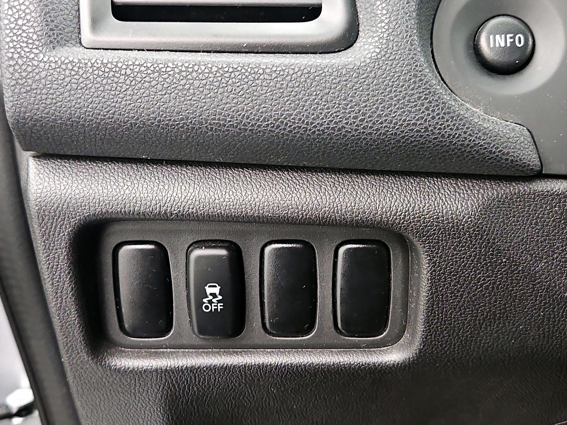 Thumbnail: 2016 Mitsubishi Outlander Sport - 13