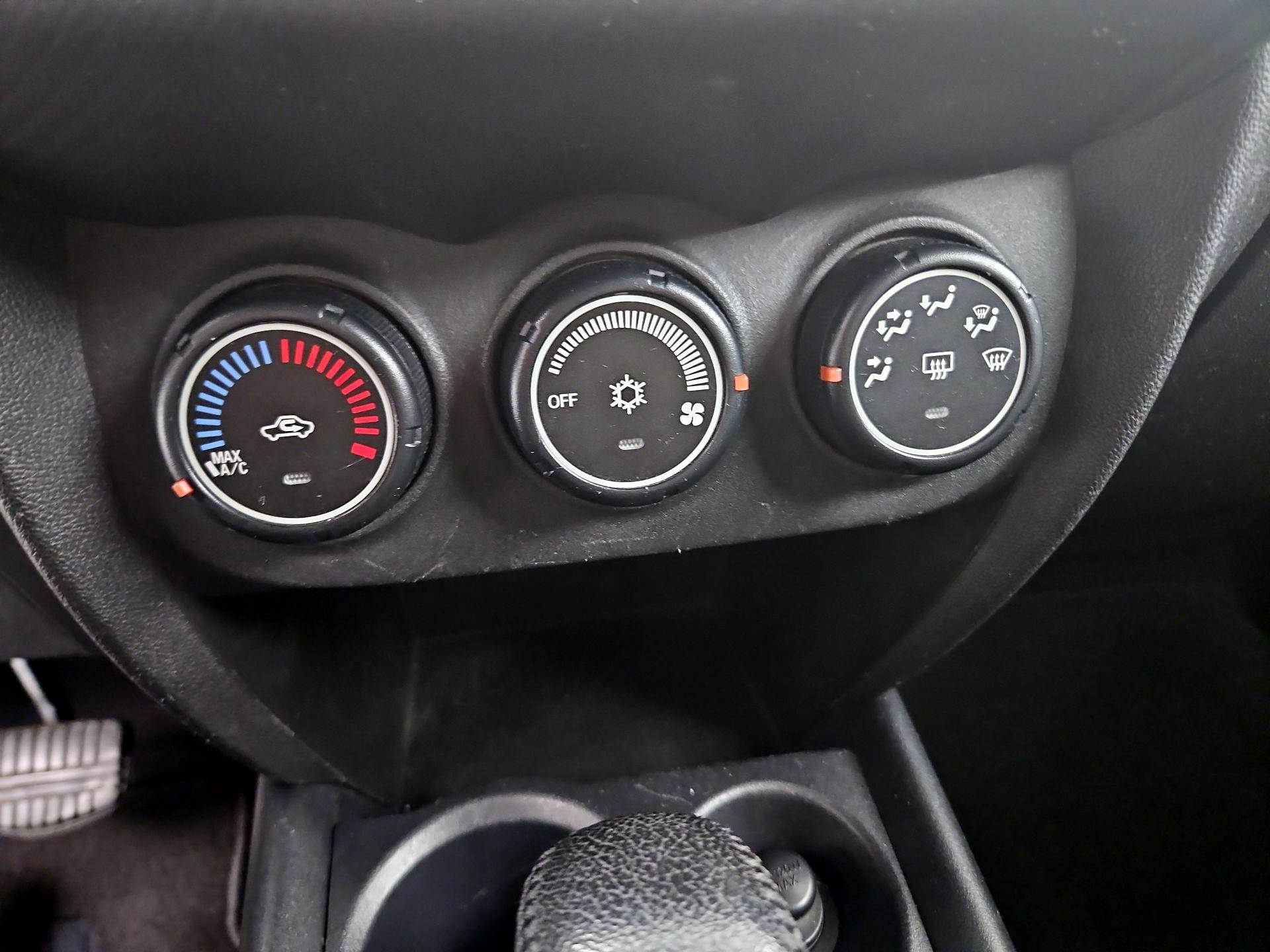 Thumbnail: 2016 Mitsubishi Outlander Sport - 15