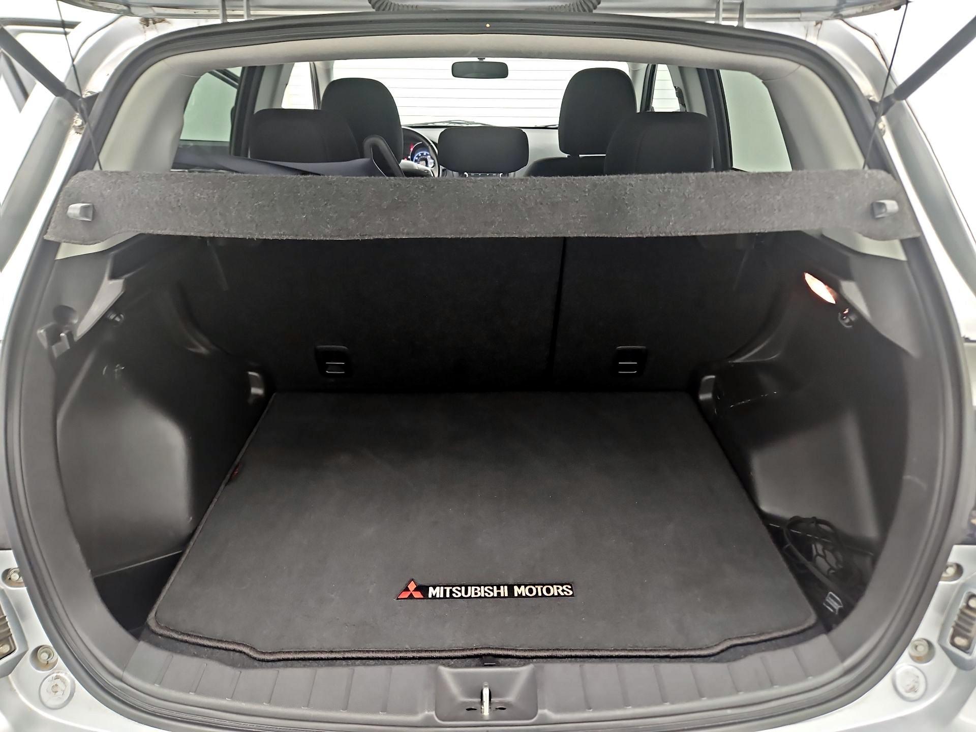 Thumbnail: 2016 Mitsubishi Outlander Sport - 18