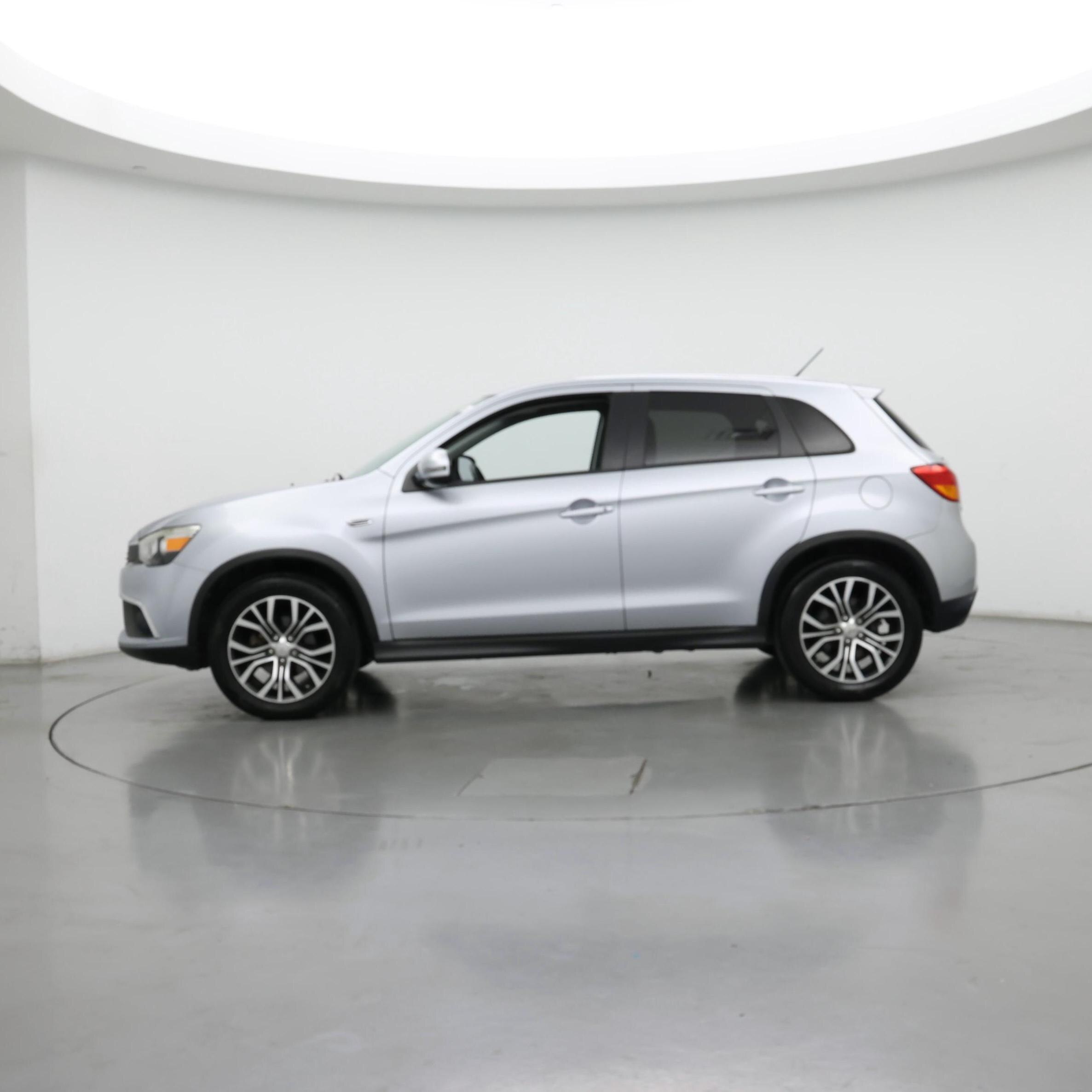 Thumbnail: 2016 Mitsubishi Outlander Sport - 3