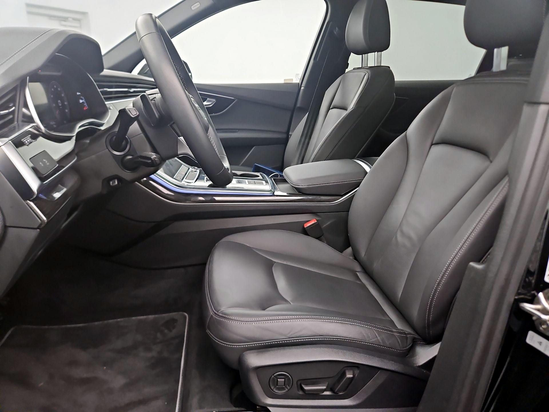 Thumbnail: 2025 Audi Q7 - 11