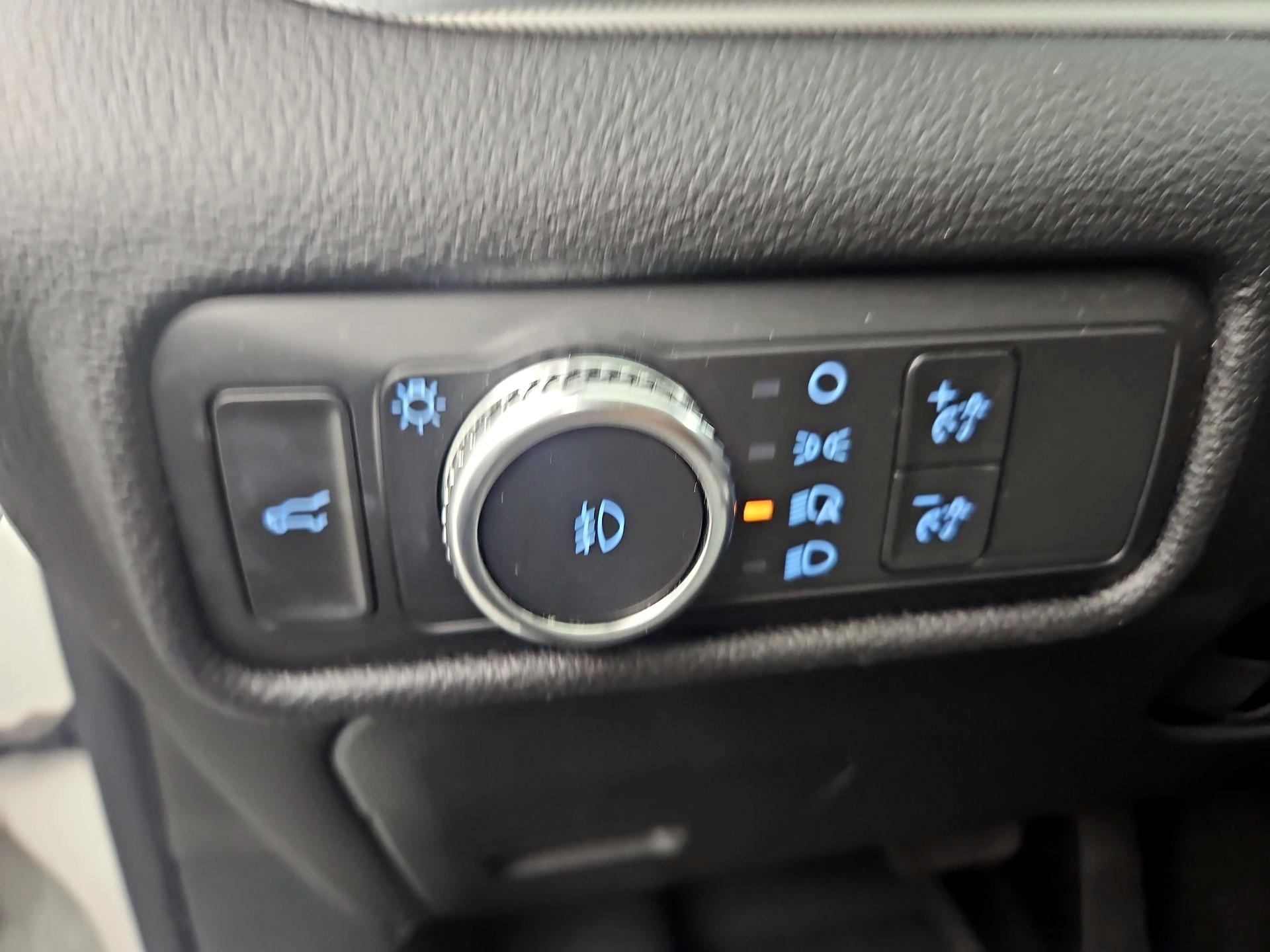 Thumbnail: 2021 Ford Explorer - 13