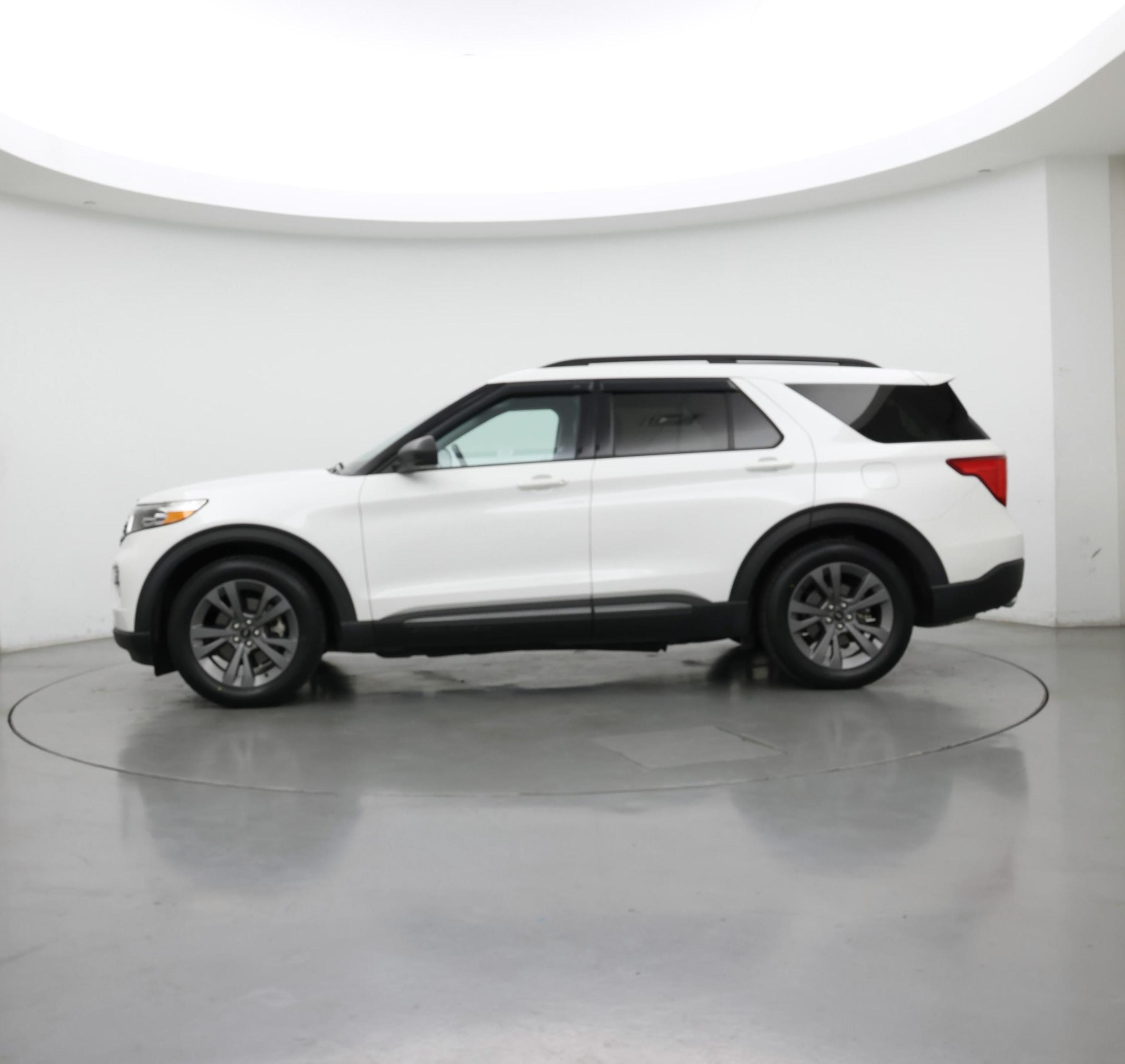 Thumbnail: 2021 Ford Explorer - 3