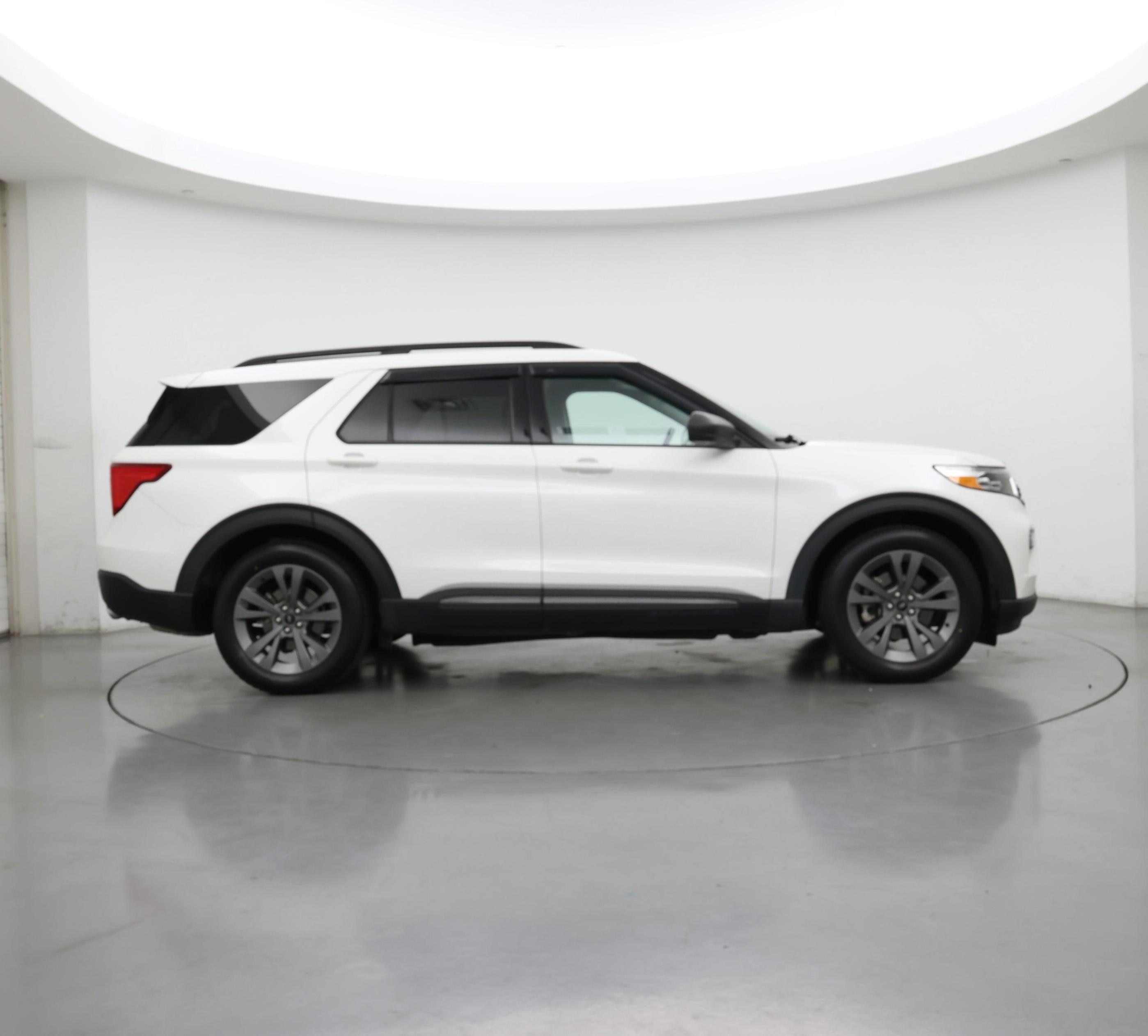 Thumbnail: 2021 Ford Explorer - 7