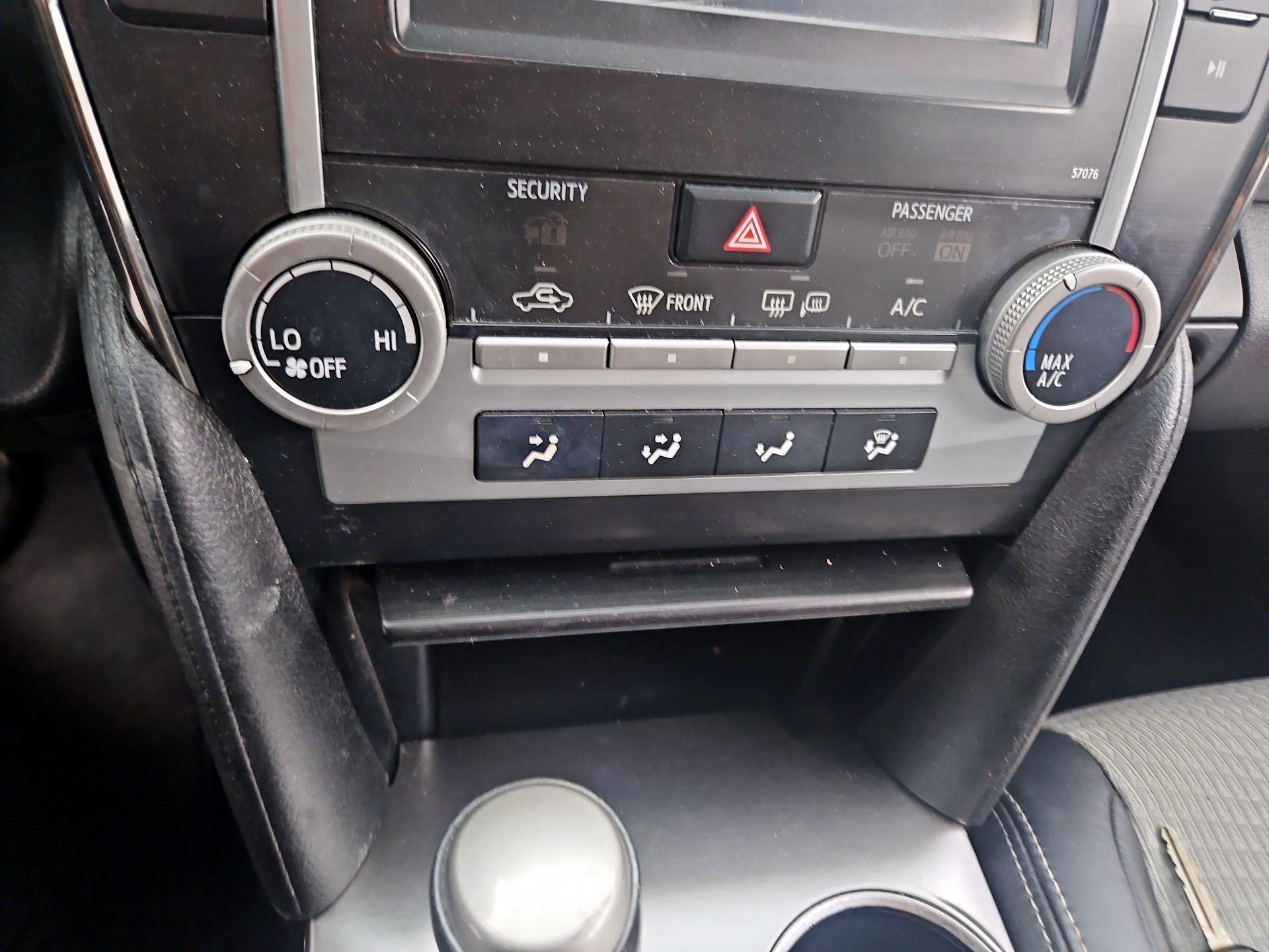 Thumbnail: 2014 Toyota Camry - 14