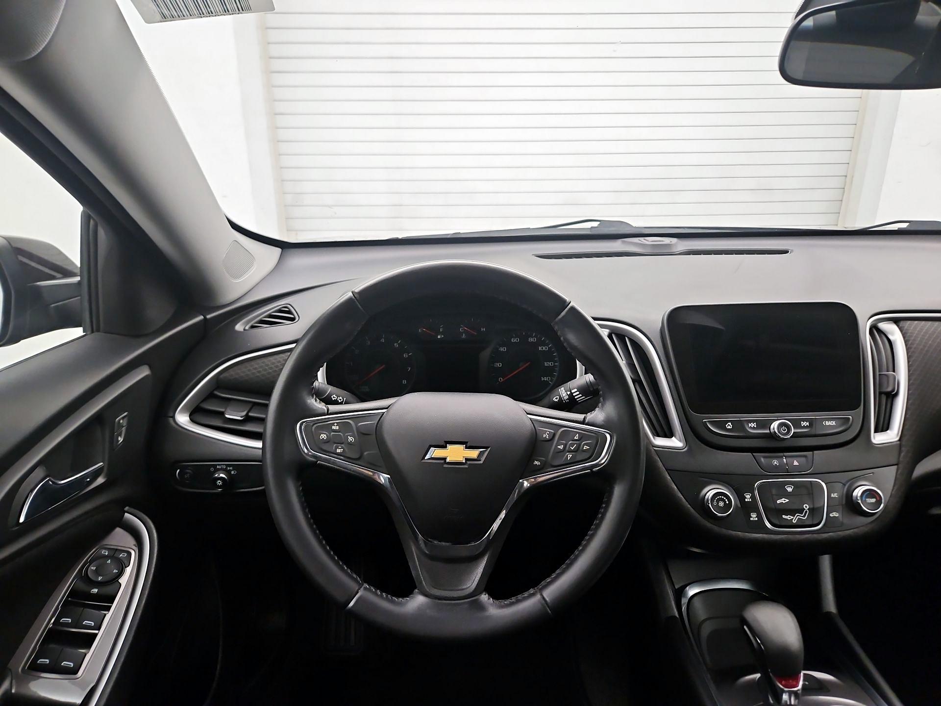 Thumbnail: 2021 Chevrolet Malibu - 10