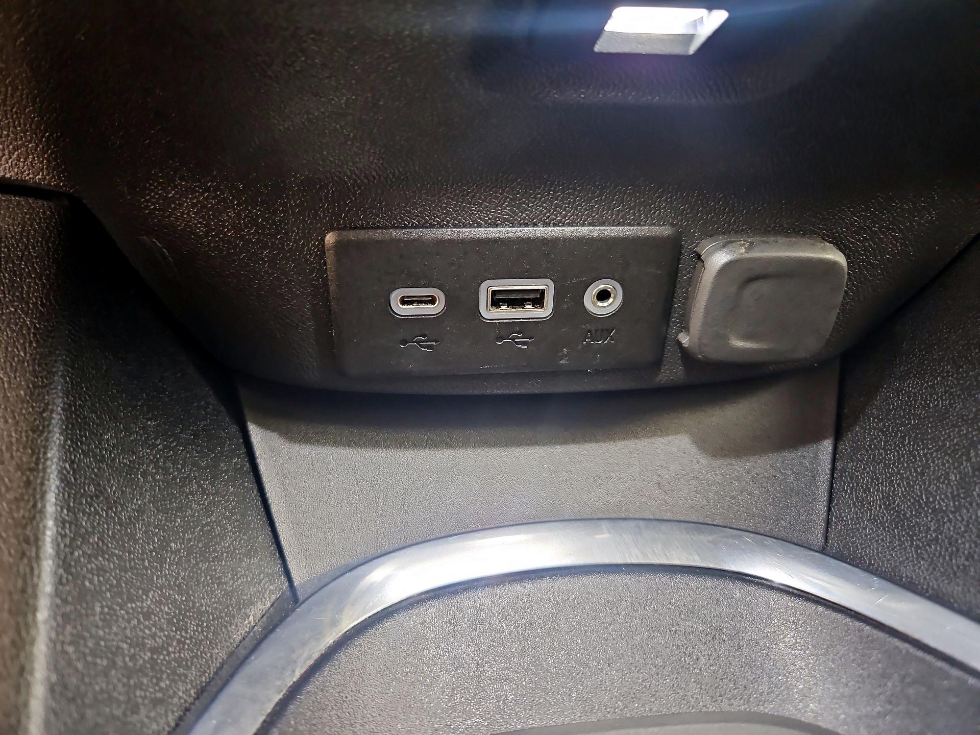 Thumbnail: 2021 Chevrolet Malibu - 18