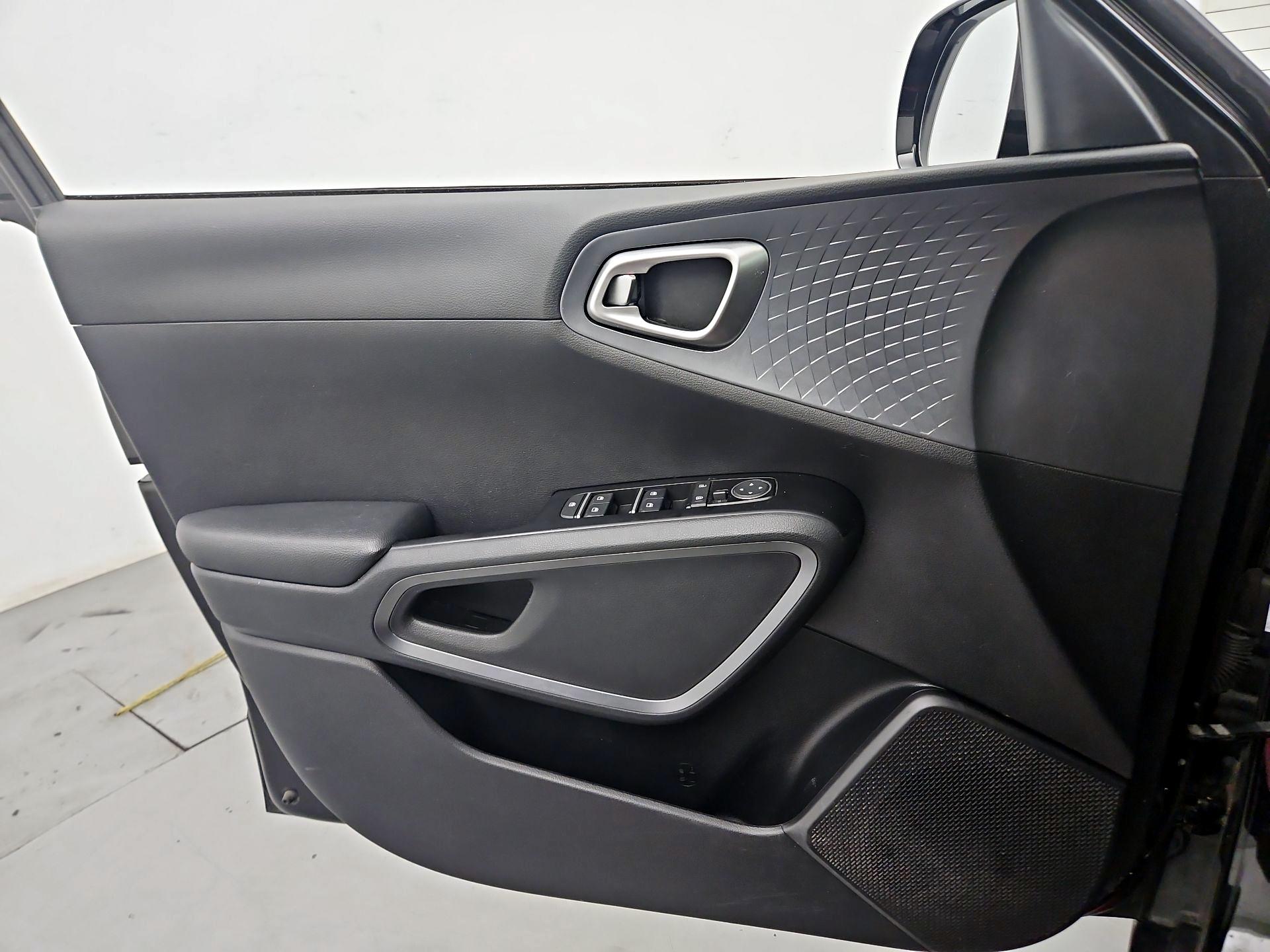Thumbnail: 2020 Kia Soul - 12