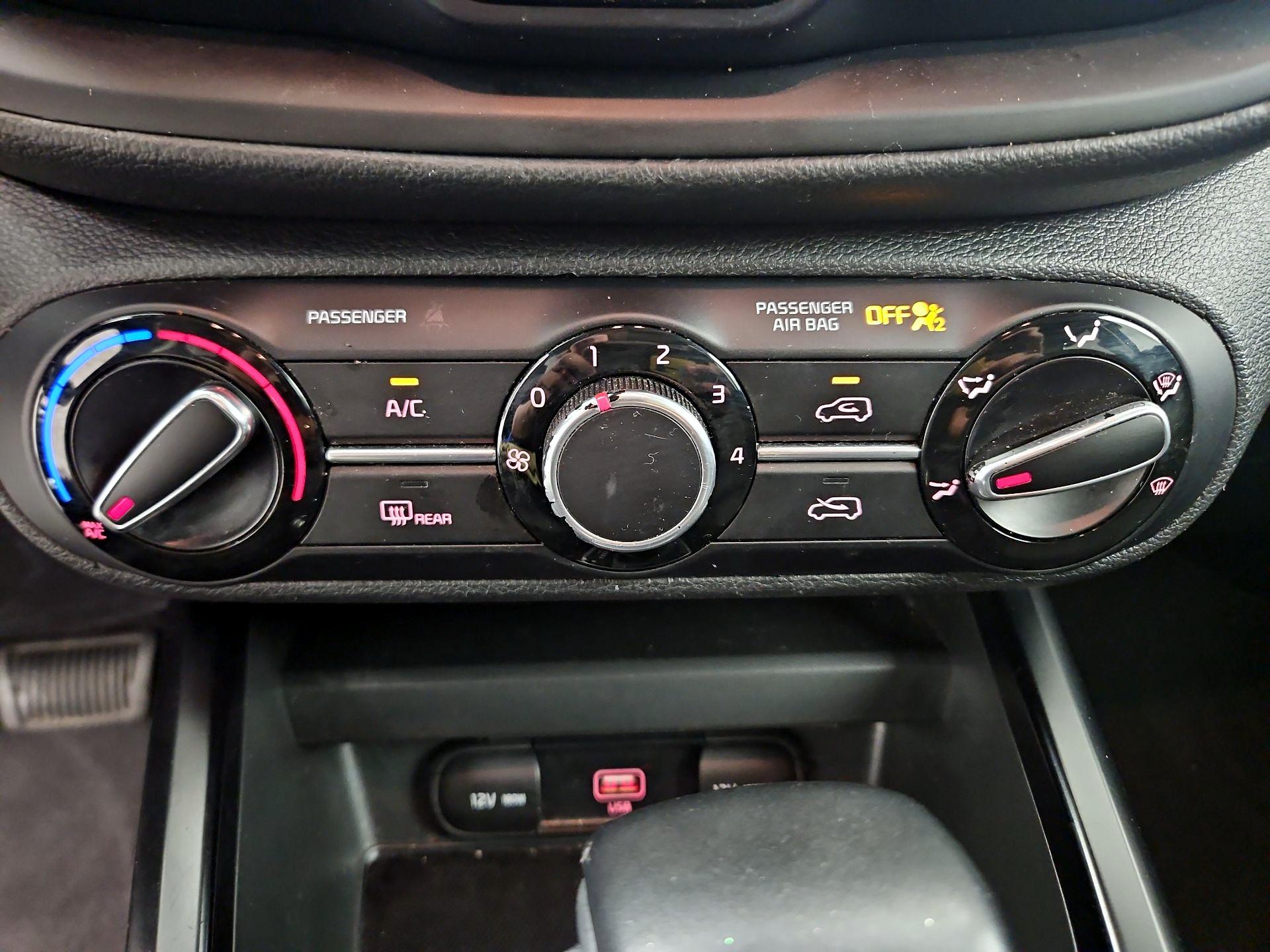 Thumbnail: 2020 Kia Soul - 16