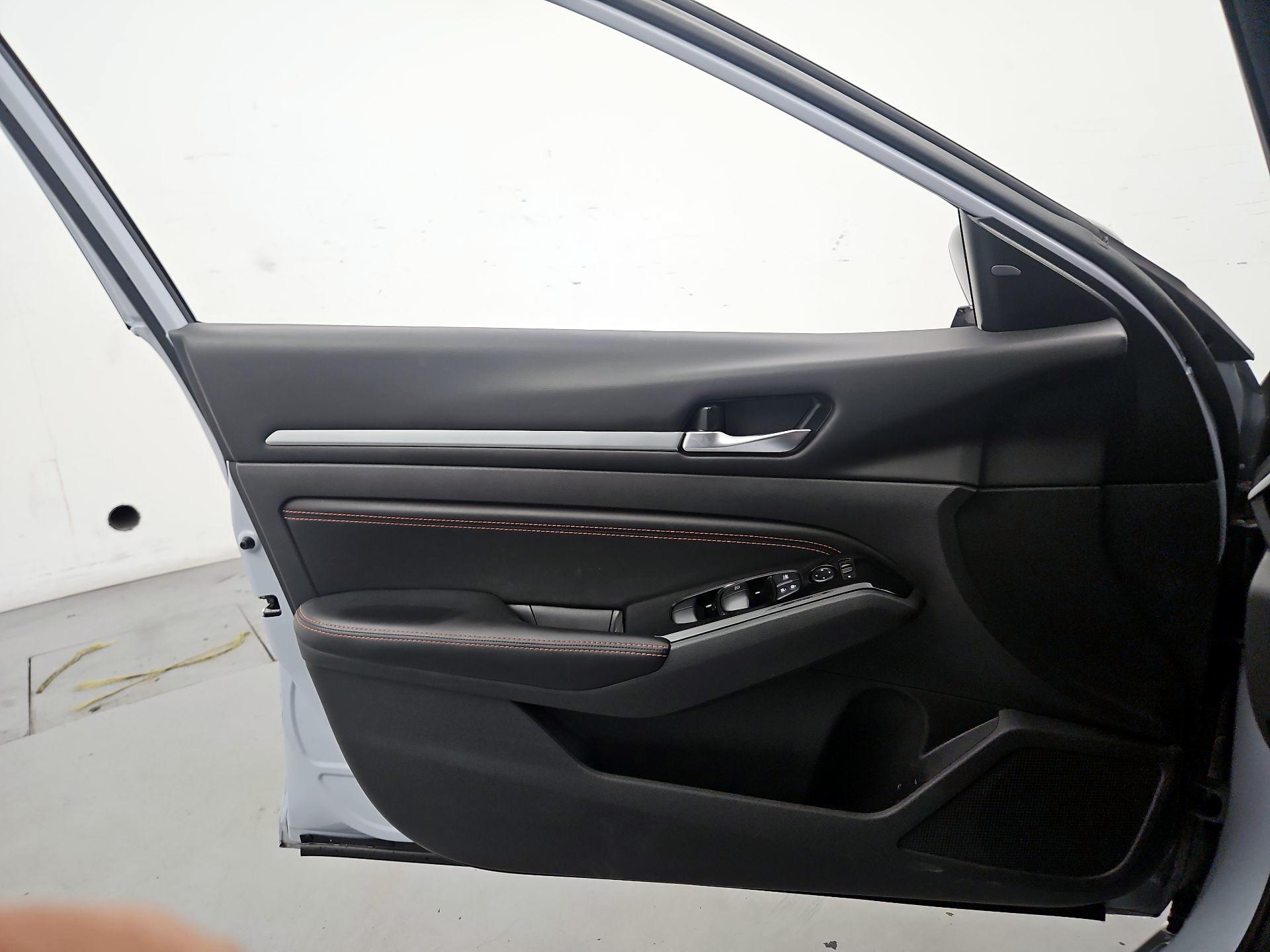 Thumbnail: 2023 Nissan Altima - 12