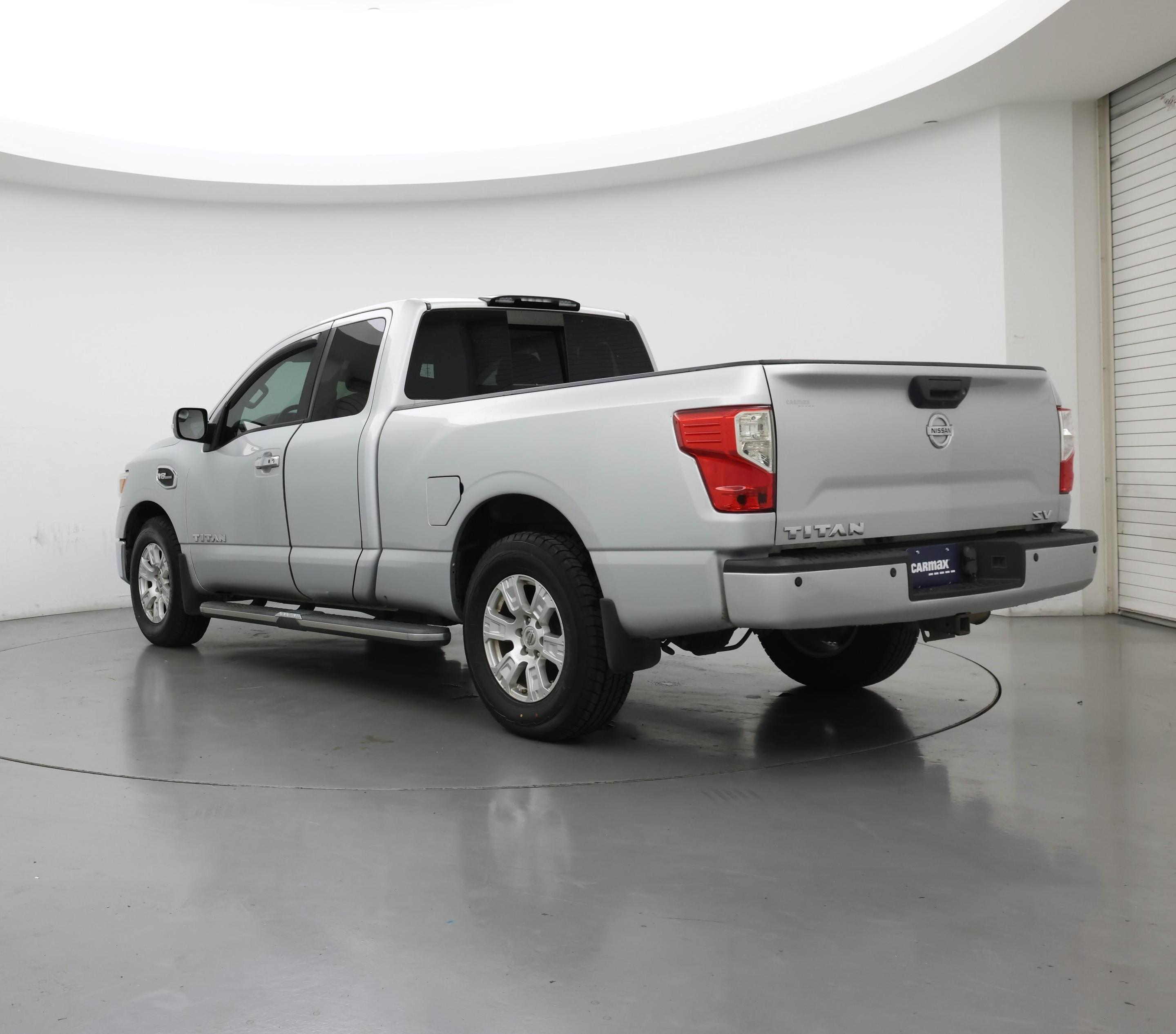 Thumbnail: 2017 Nissan Titan - 2