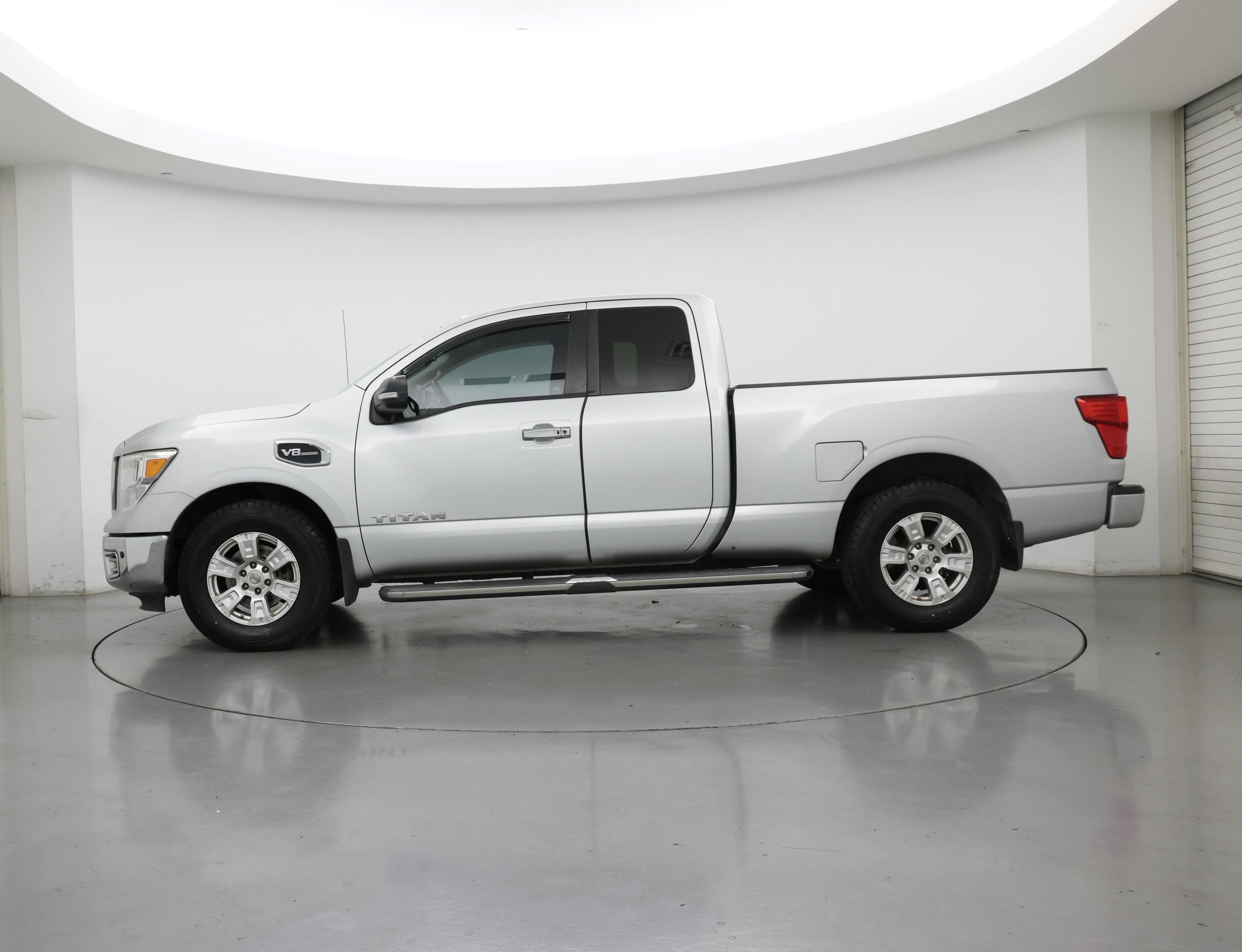 Thumbnail: 2017 Nissan Titan - 3