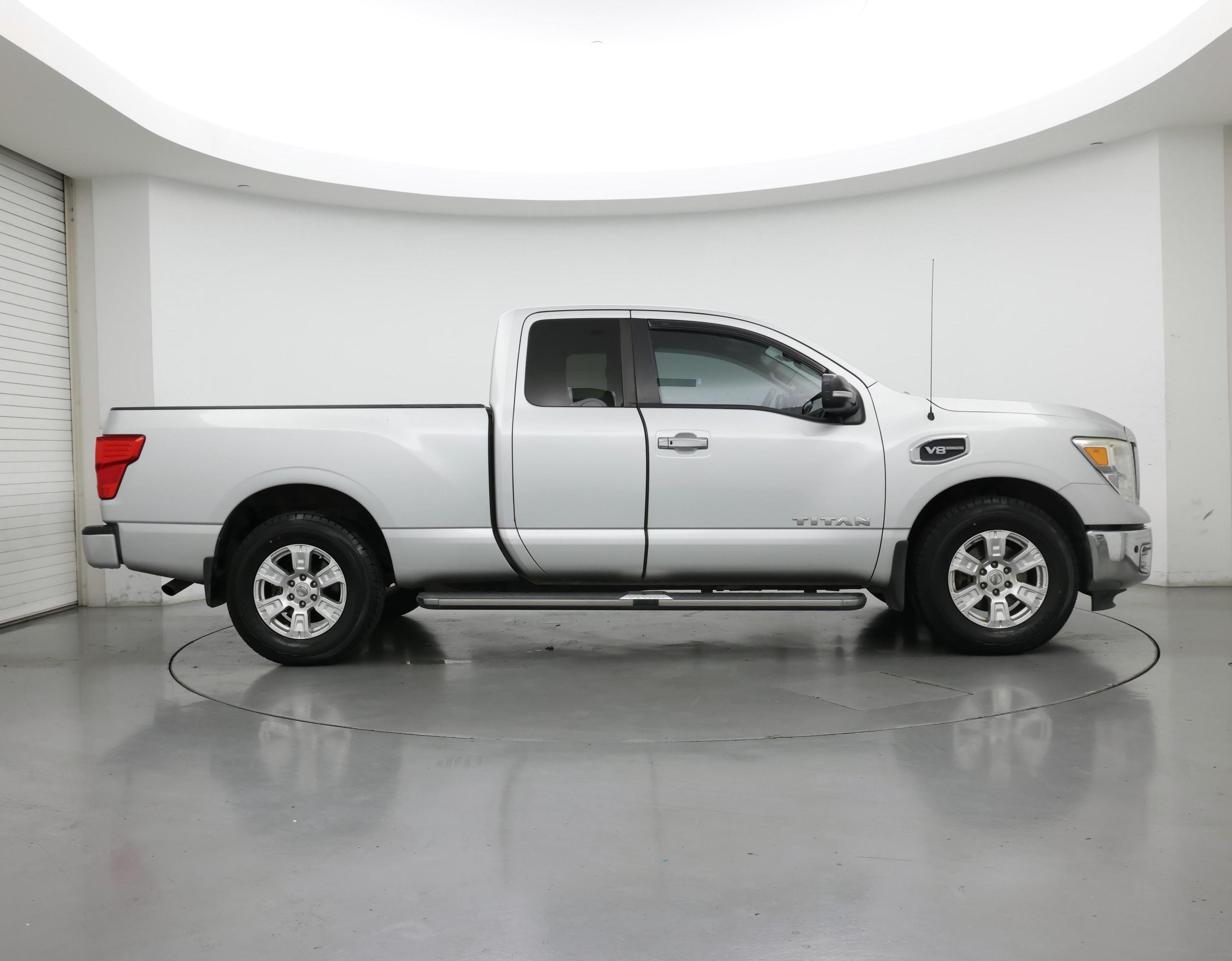Thumbnail: 2017 Nissan Titan - 7