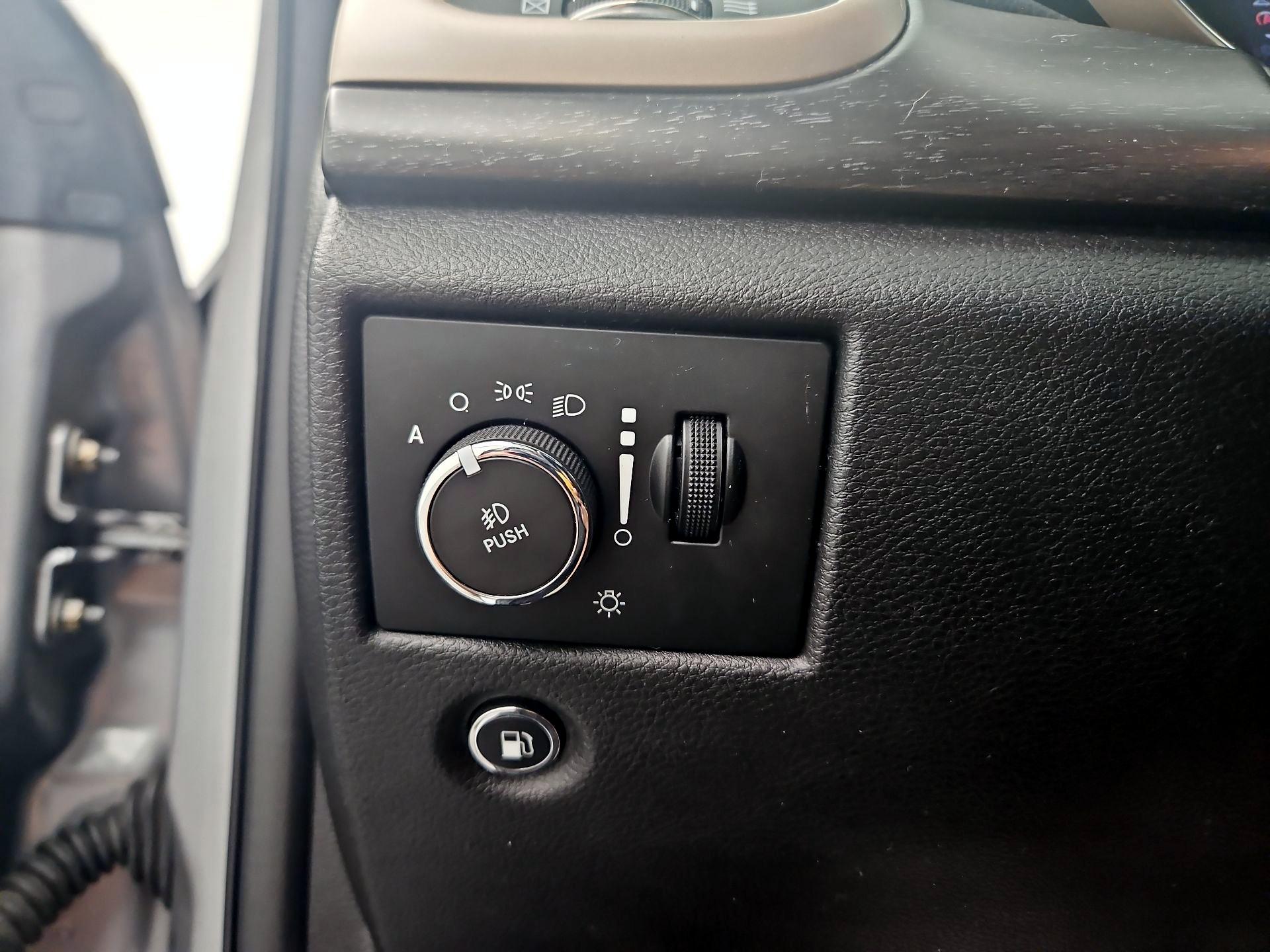 Thumbnail: 2017 Jeep Grand Cherokee - 13
